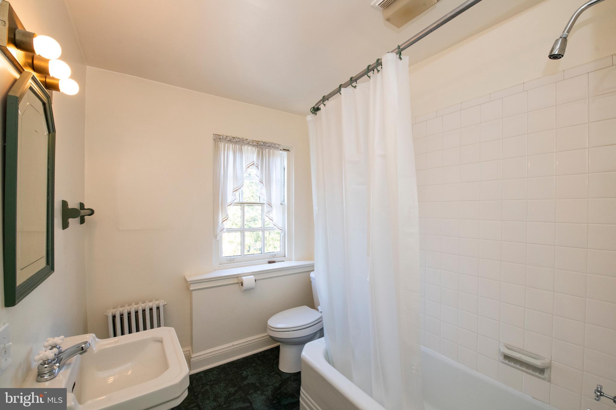 EAST FALLS - Residential