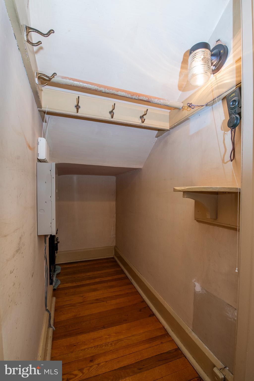 EAST FALLS - Residential