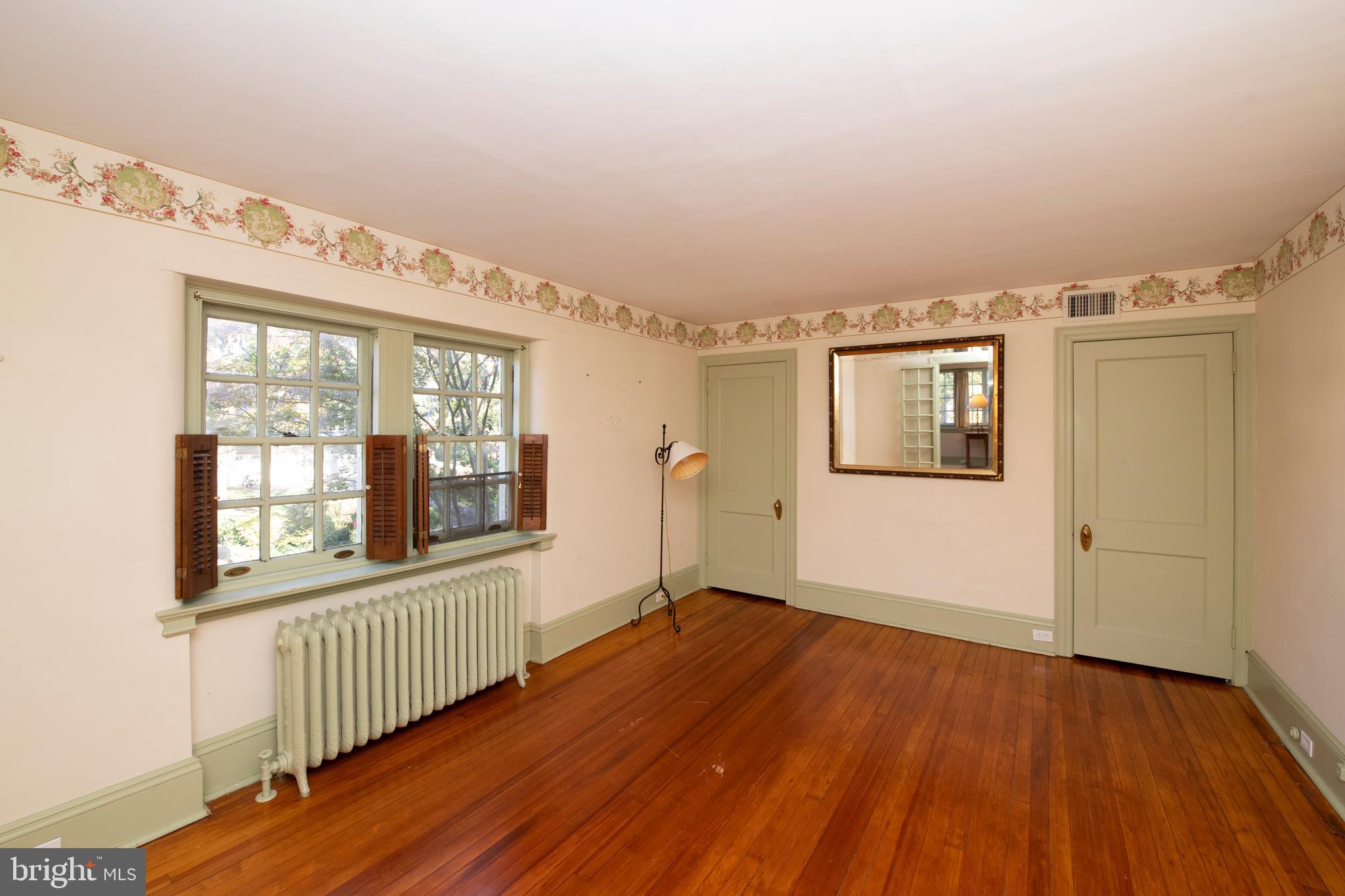 EAST FALLS - Residential