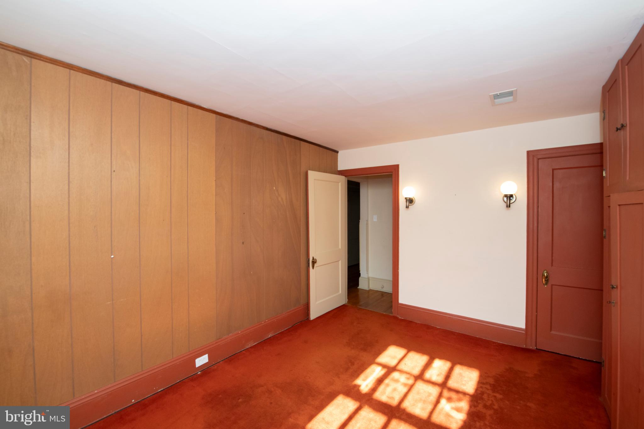 EAST FALLS - Residential