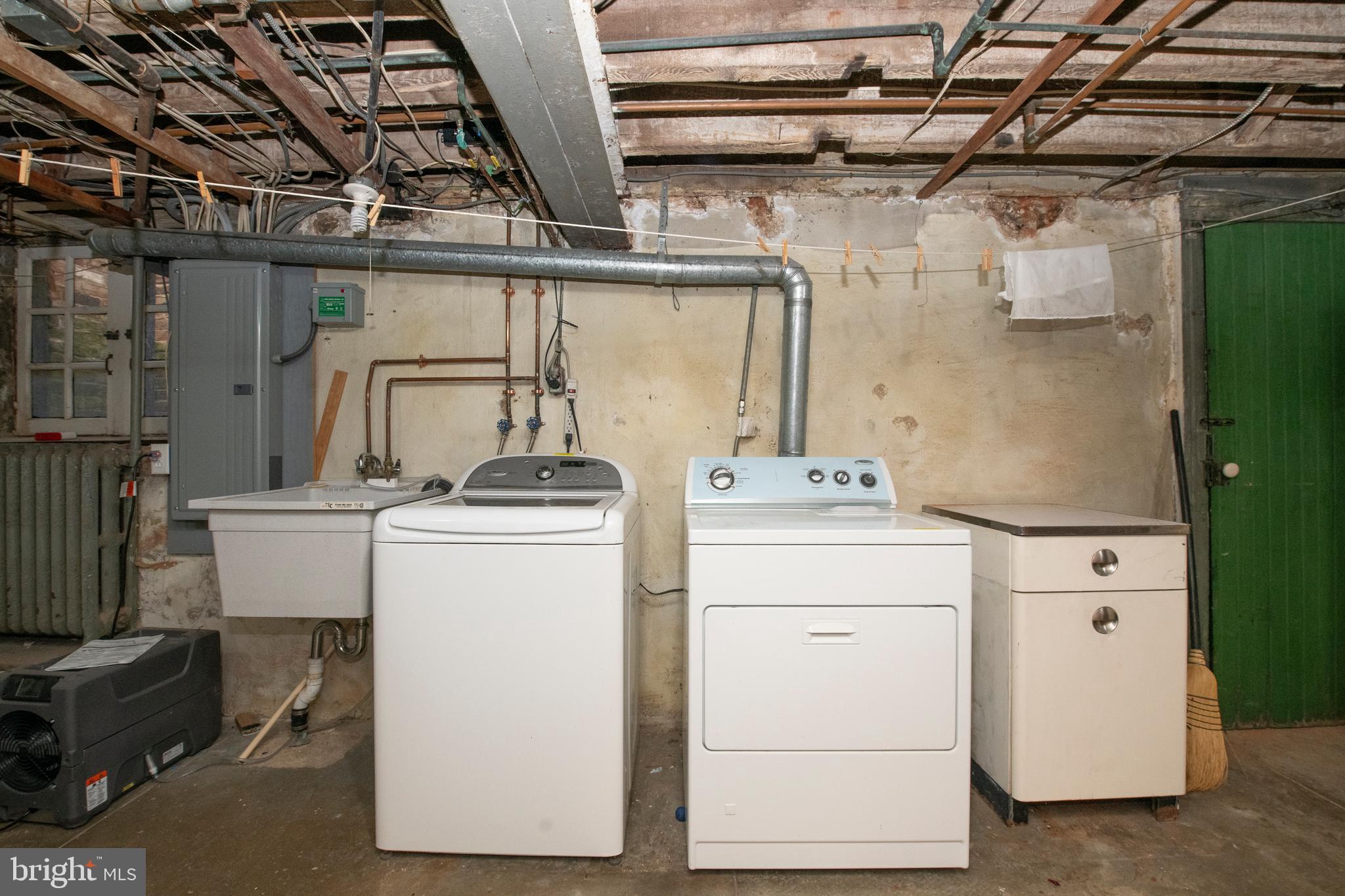 EAST FALLS - Residential