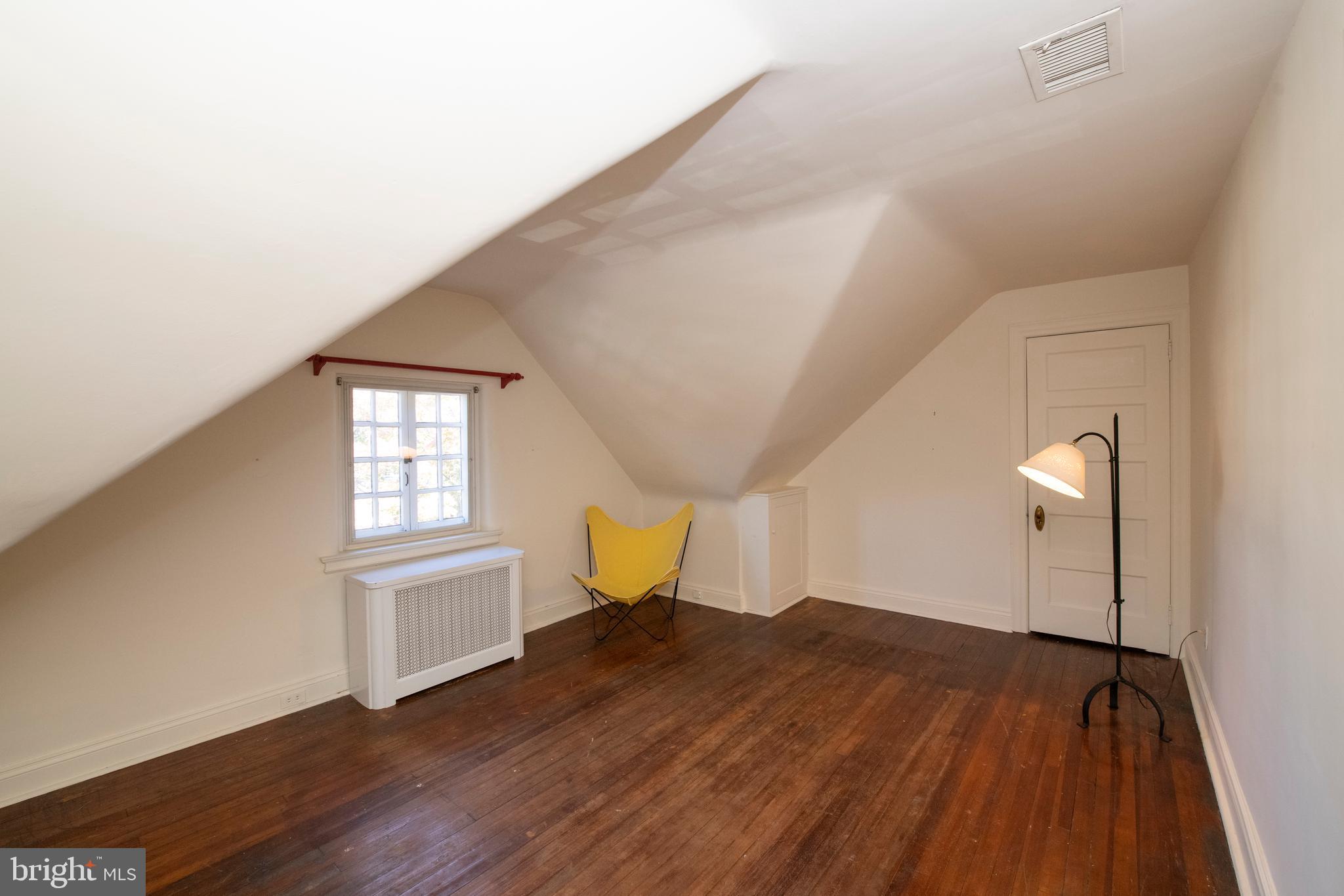 EAST FALLS - Residential