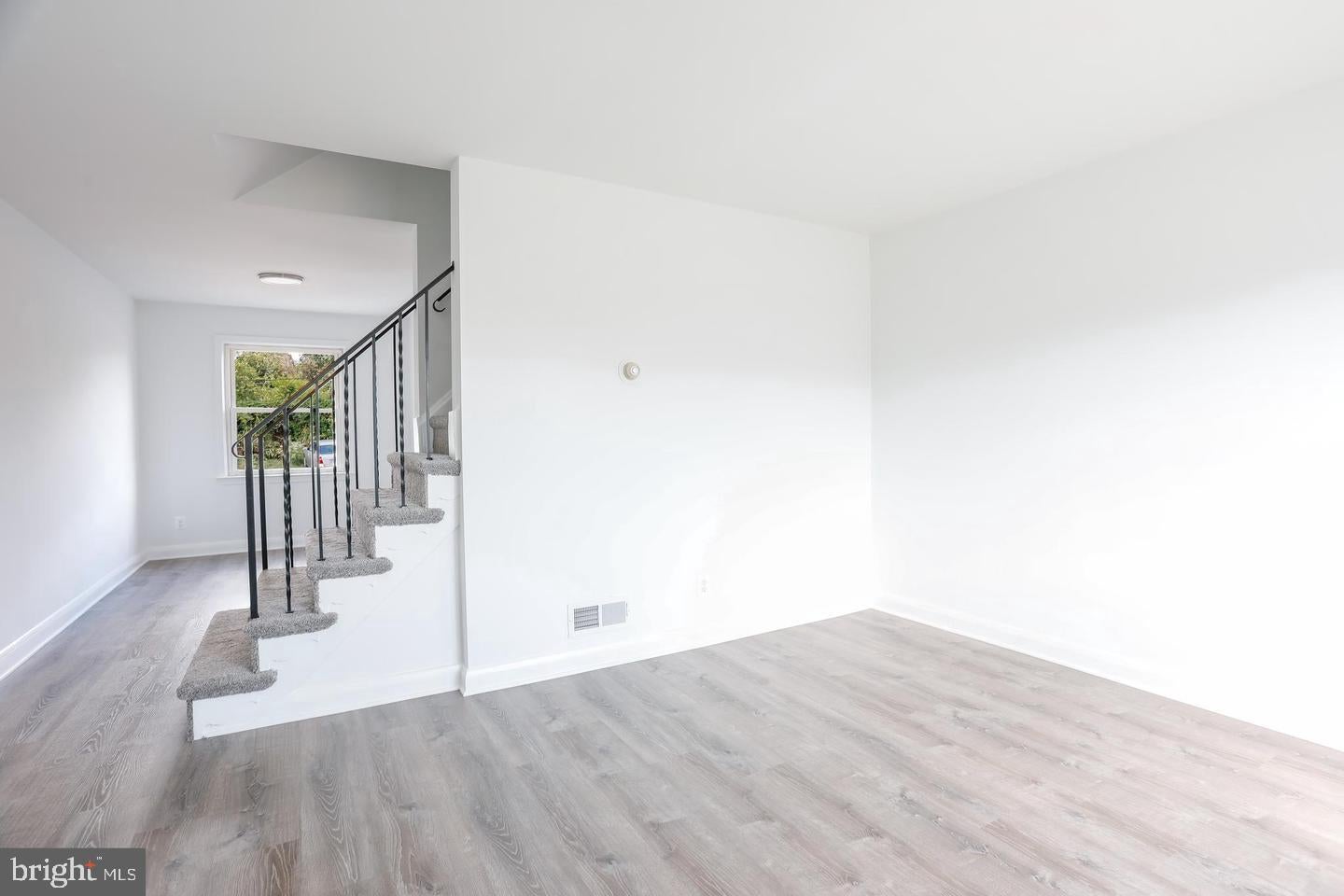 1046 MIDDLESEX ROAD
