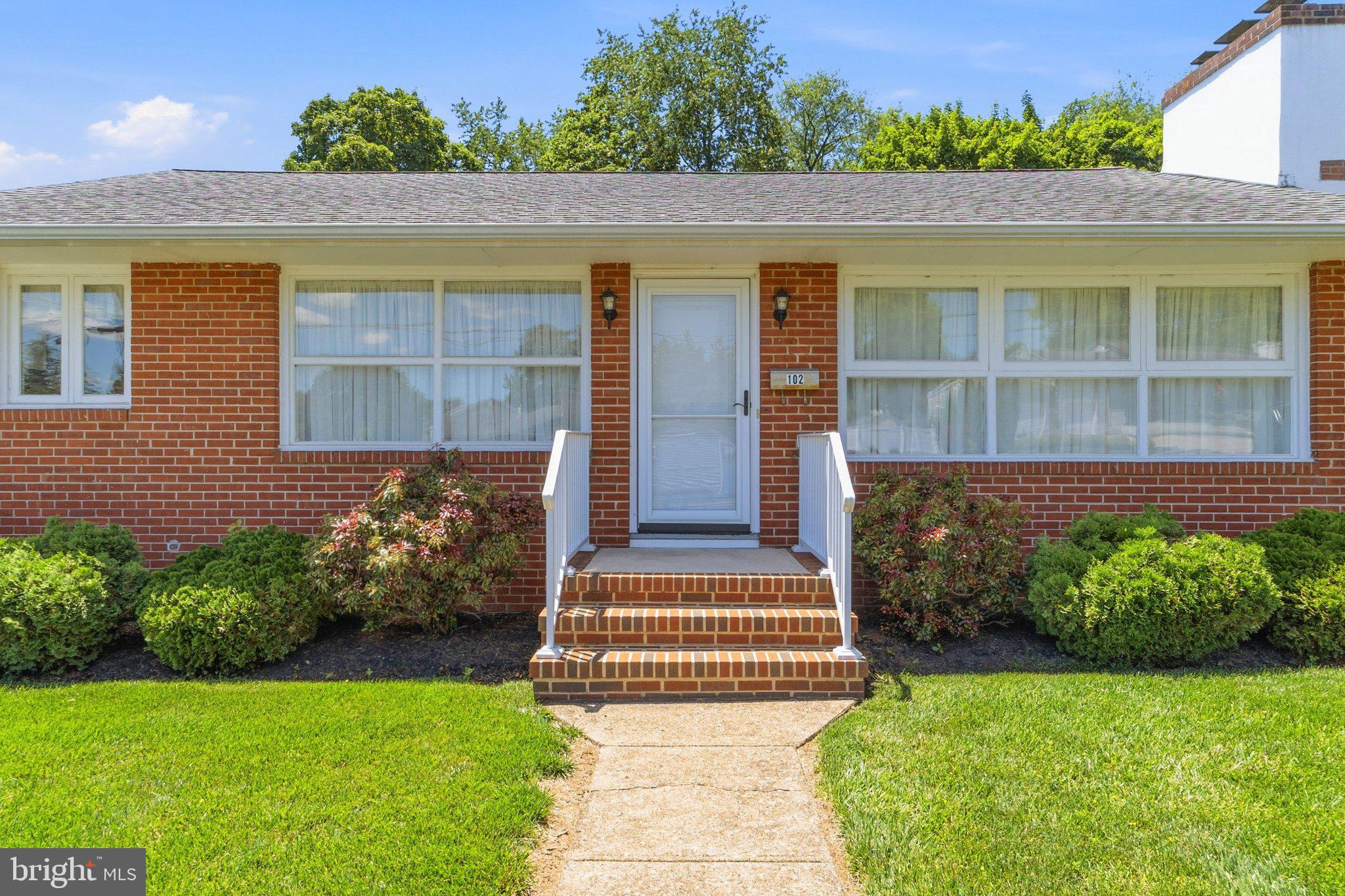 102 GLENVIEW DRIVE