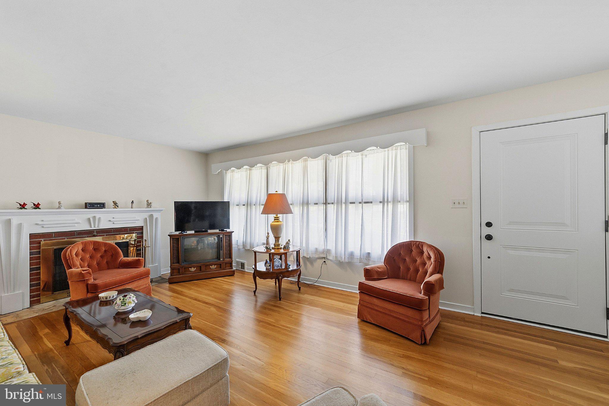 102 GLENVIEW DRIVE