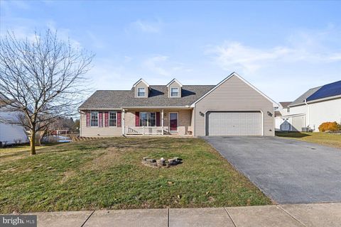 Photo of 1025 Willow Creek Drive, Mount Joy, PA 17552 (MLS # PALA2046066)