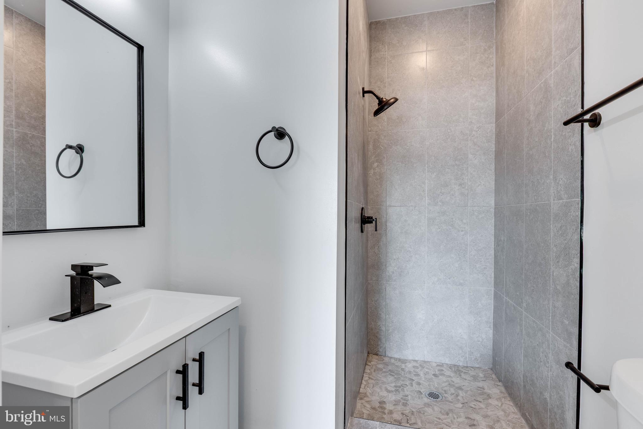 MANTUA - Residential Lease