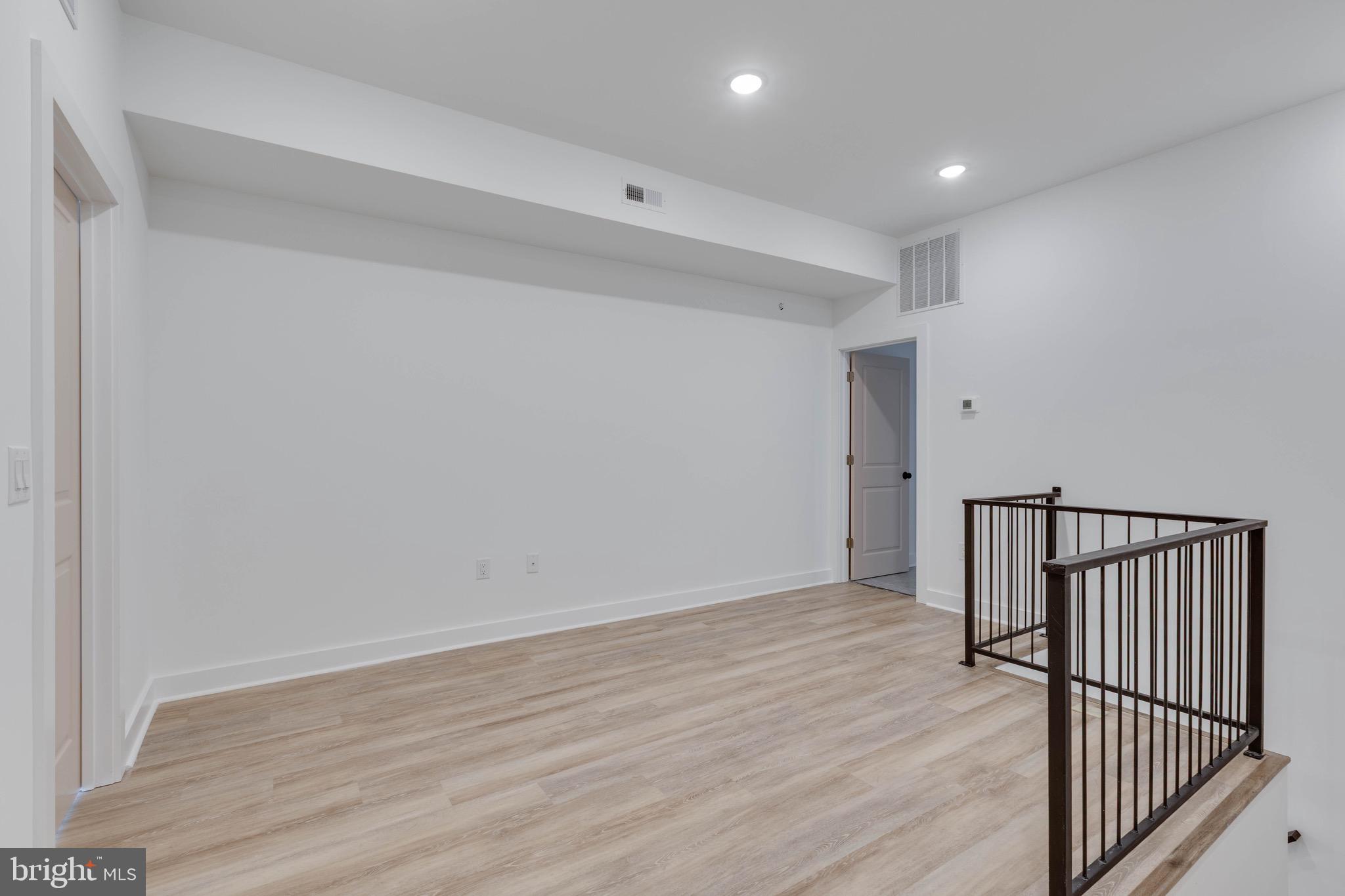 MANTUA - Residential Lease