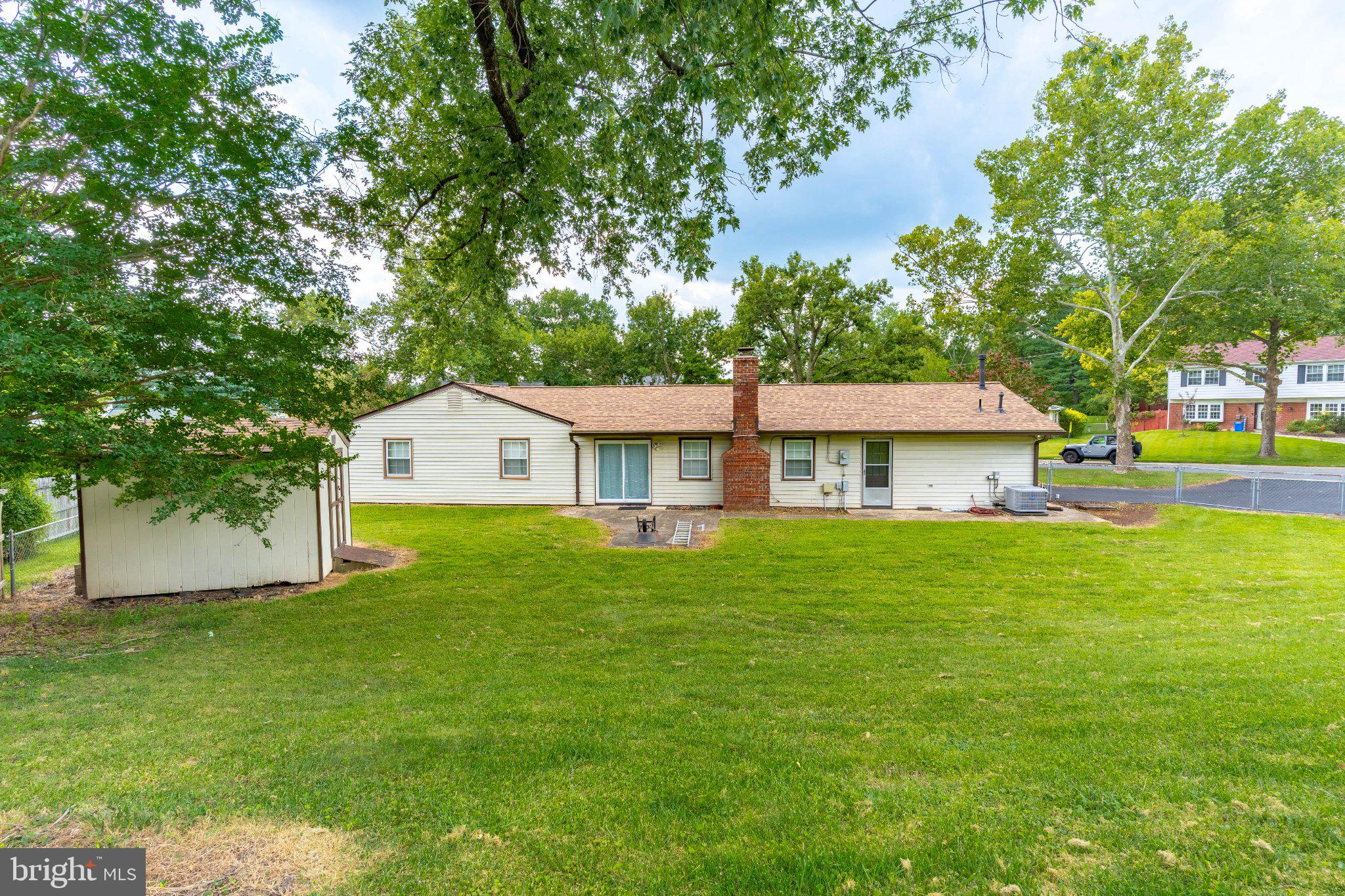 4819 RIVERTON LANE