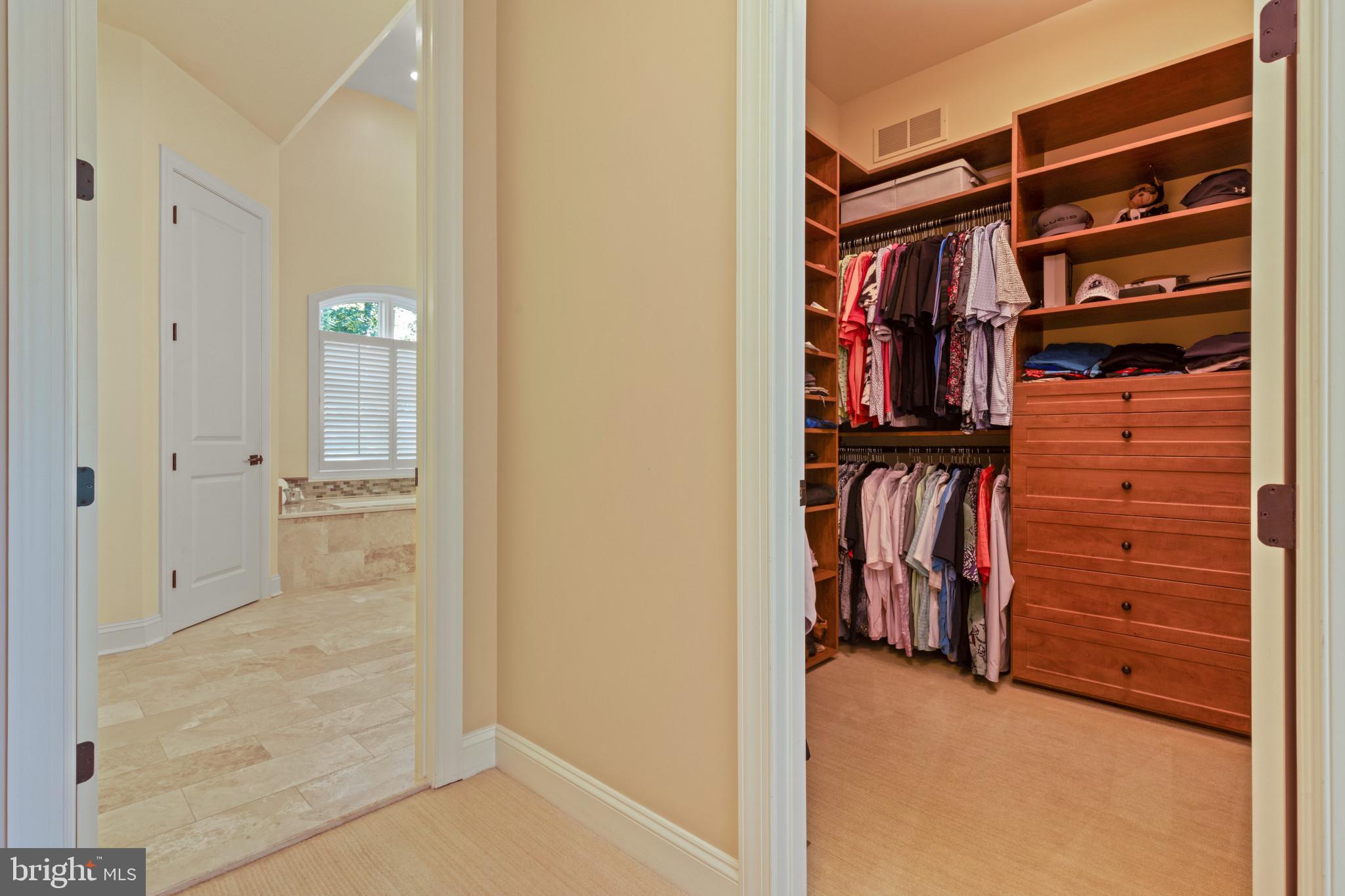 CAVESWOOD - Residential