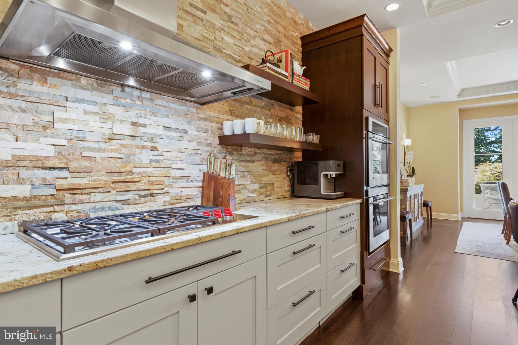 CAVESWOOD - Residential