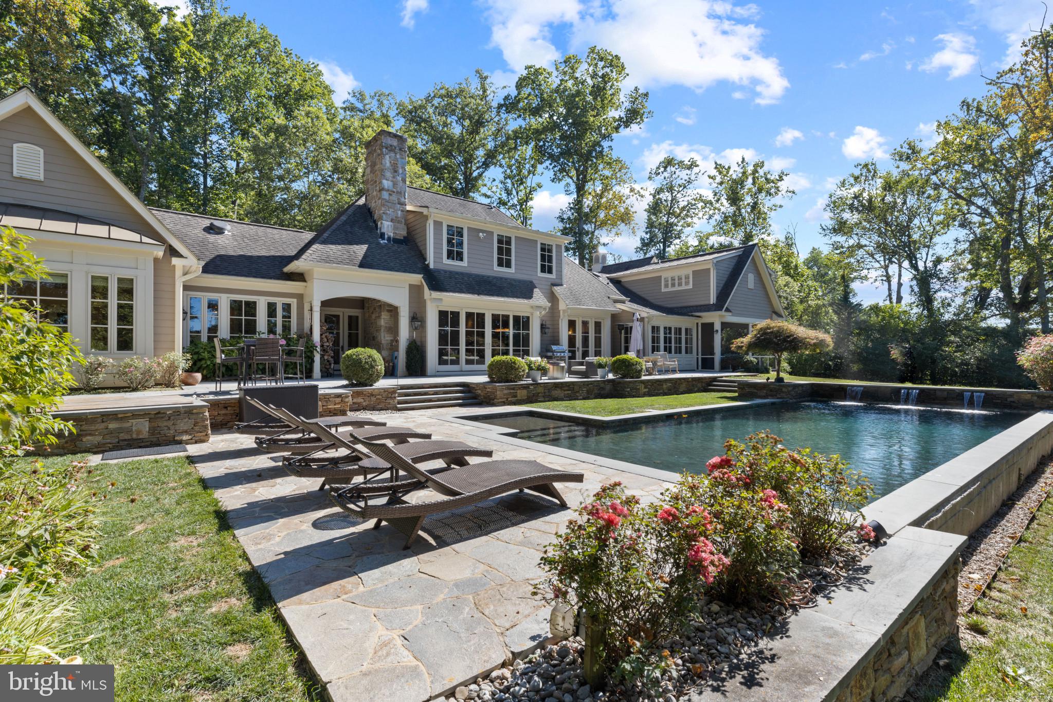 CAVESWOOD - Residential