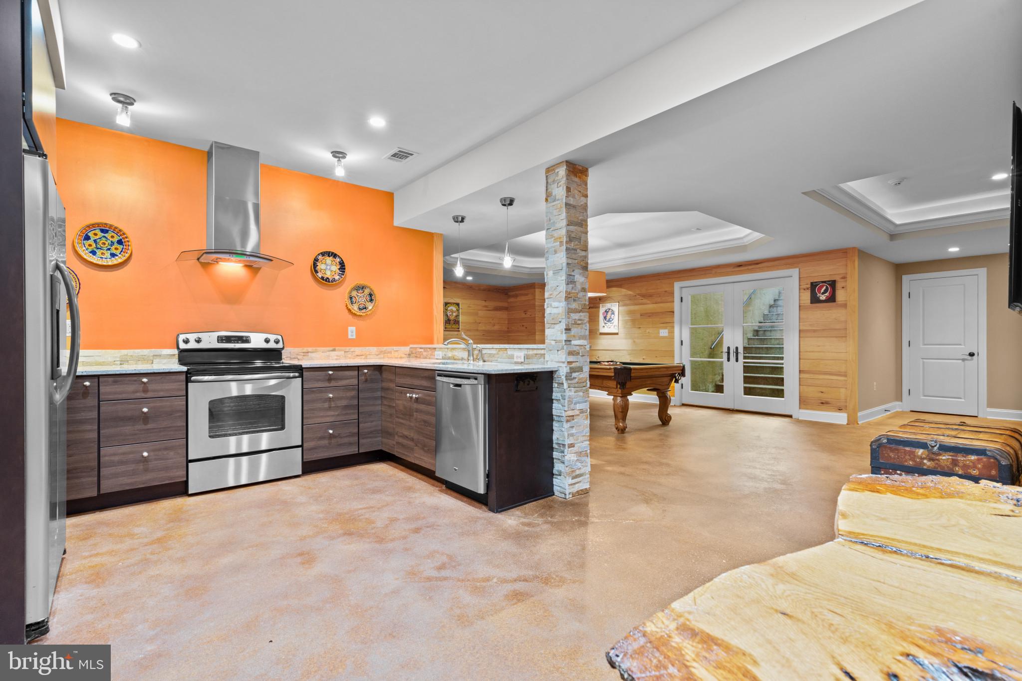 CAVESWOOD - Residential