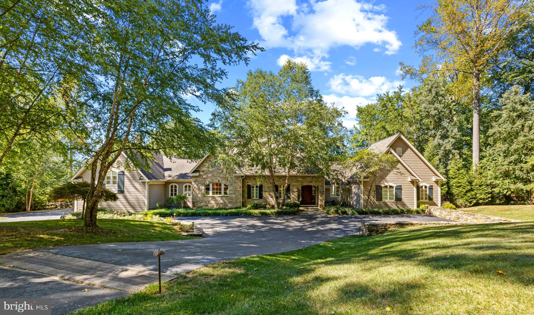 CAVESWOOD - Residential