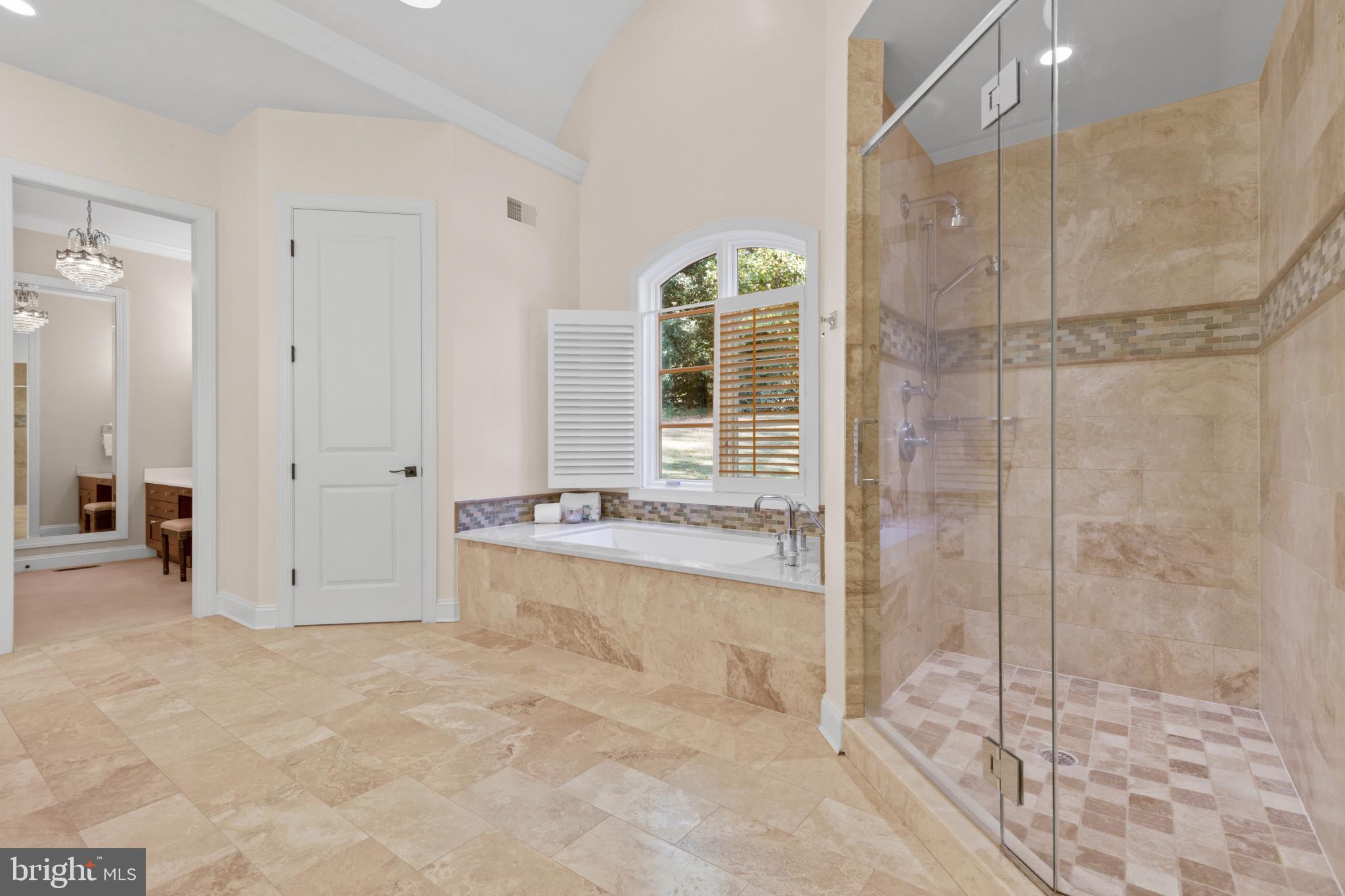 CAVESWOOD - Residential