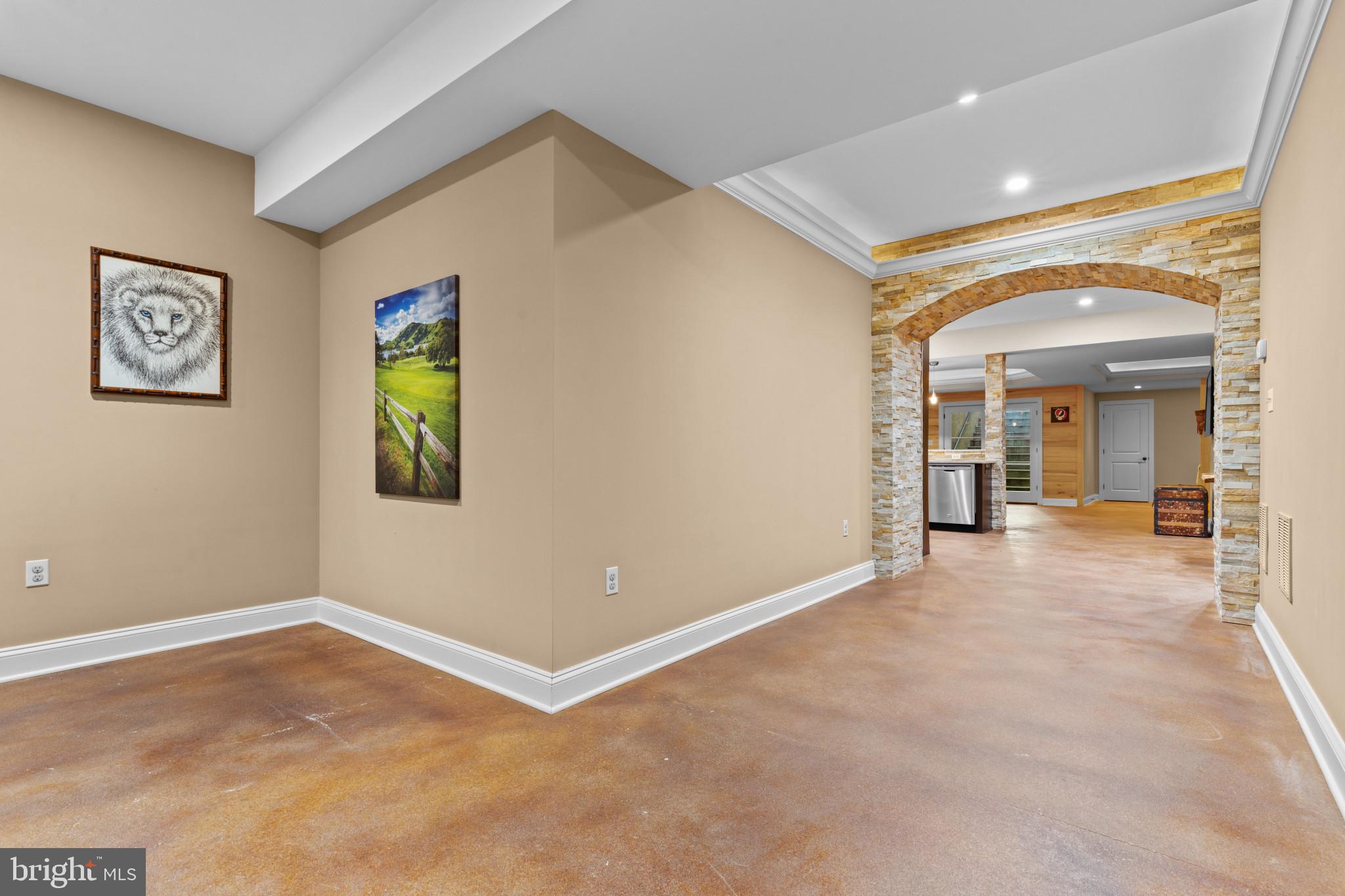 CAVESWOOD - Residential