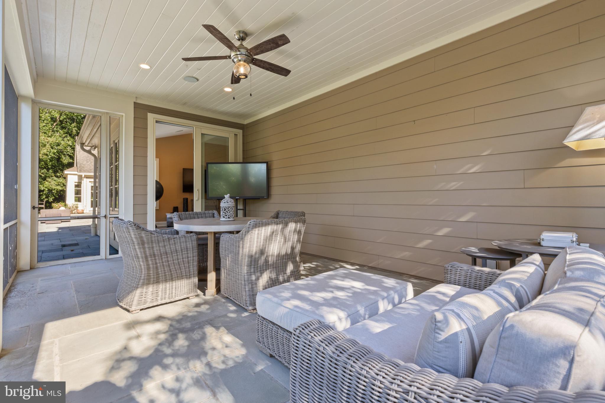 CAVESWOOD - Residential