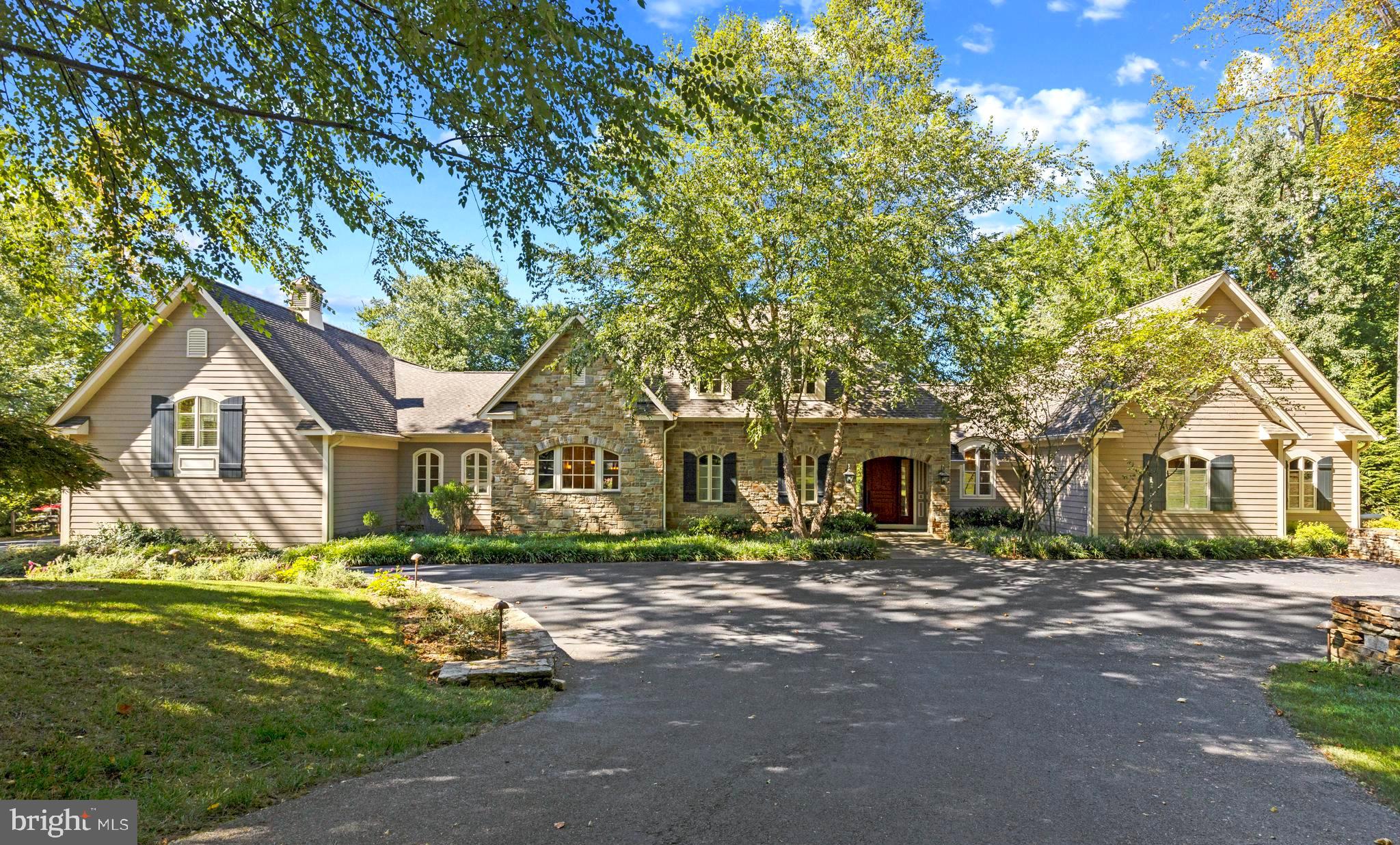 CAVESWOOD - Residential