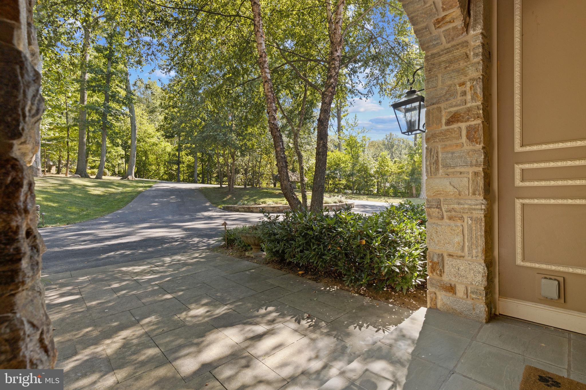 CAVESWOOD - Residential