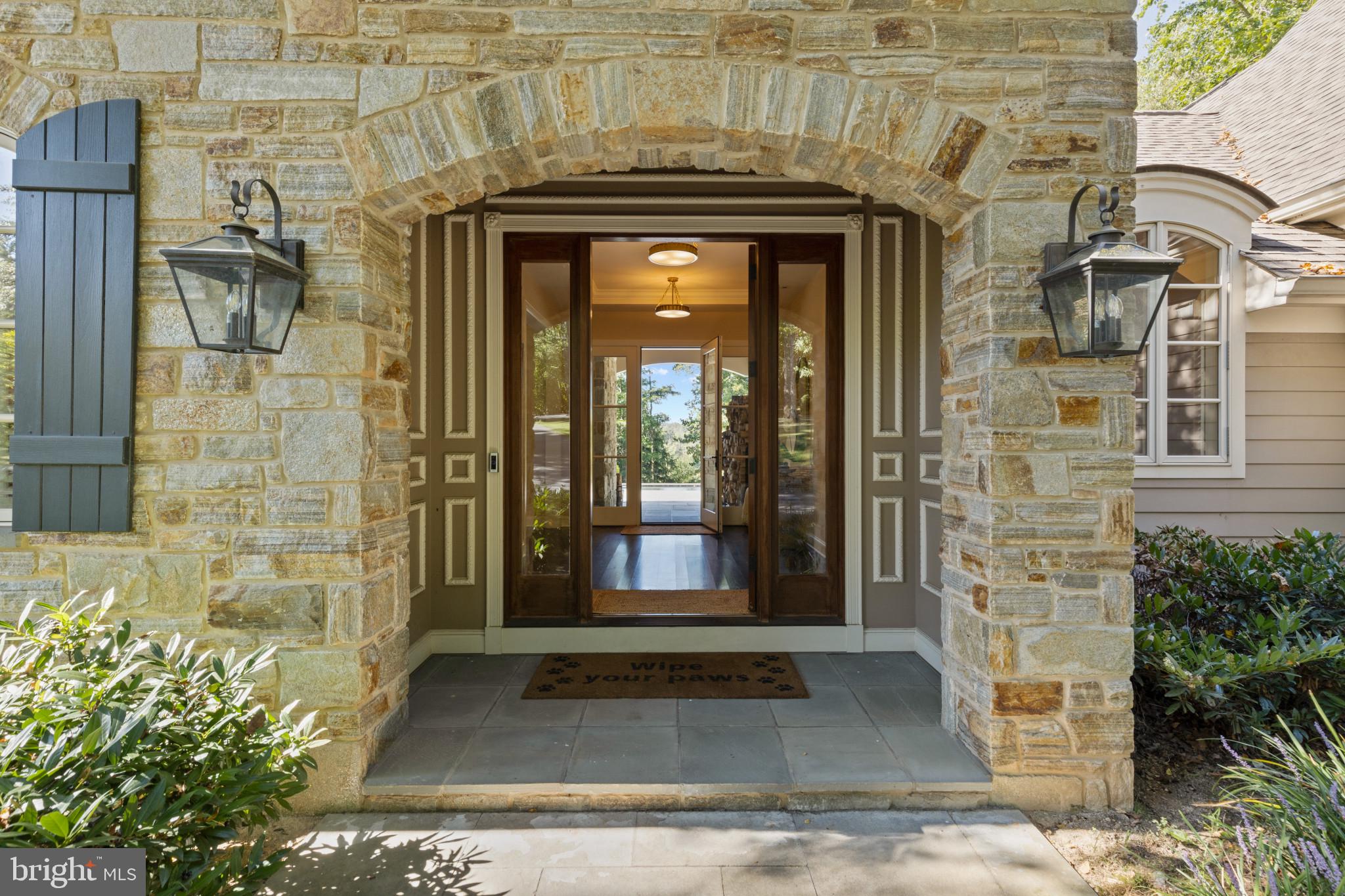 CAVESWOOD - Residential