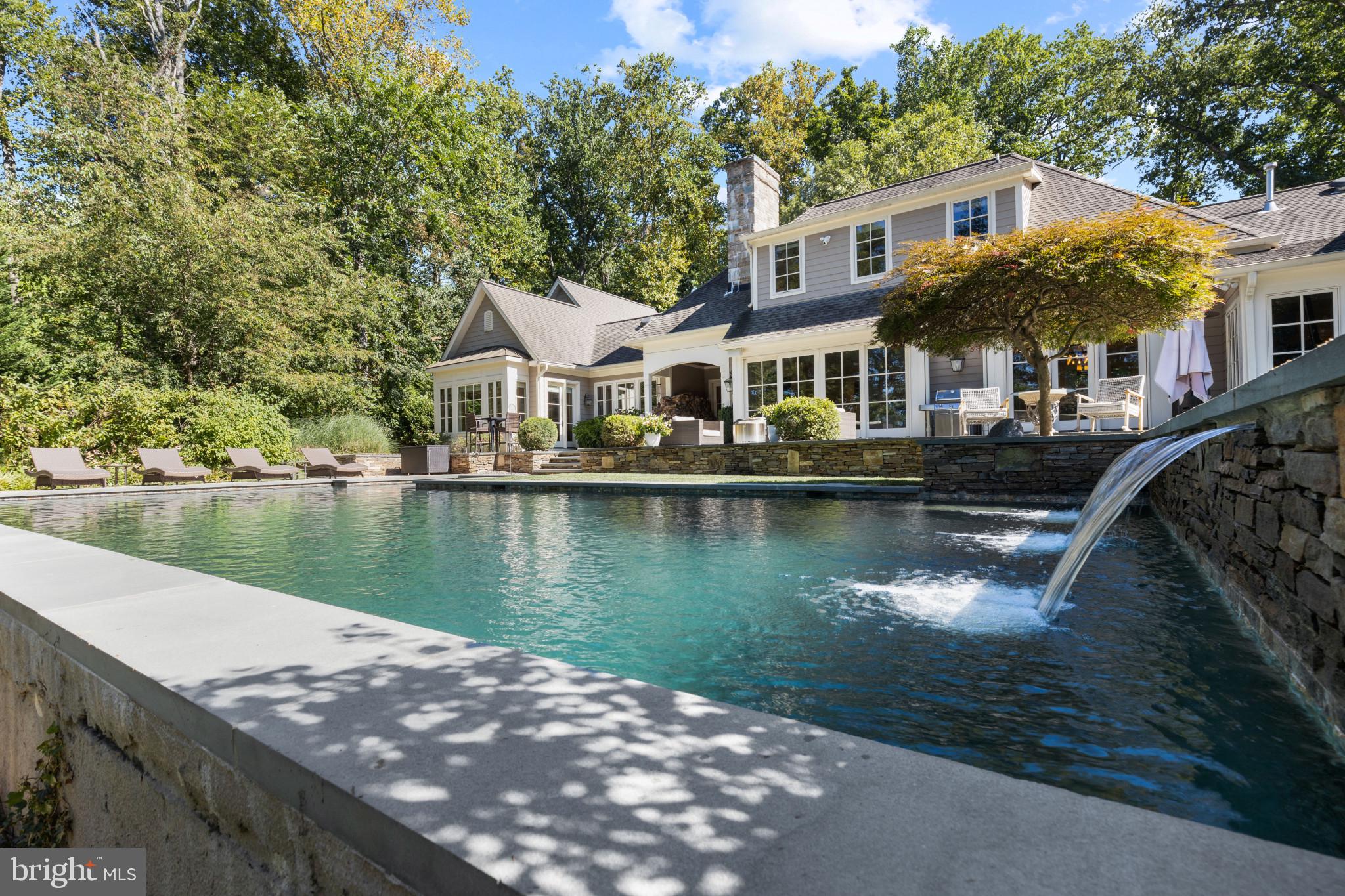 CAVESWOOD - Residential