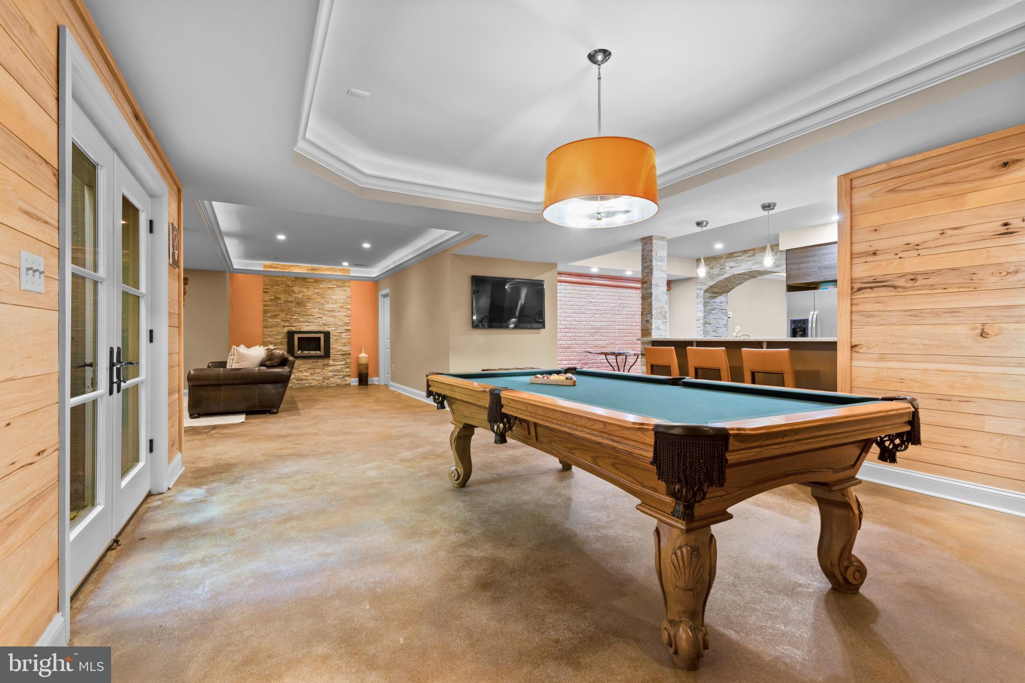 CAVESWOOD - Residential