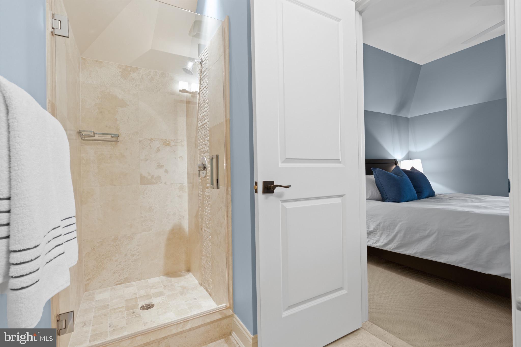 CAVESWOOD - Residential