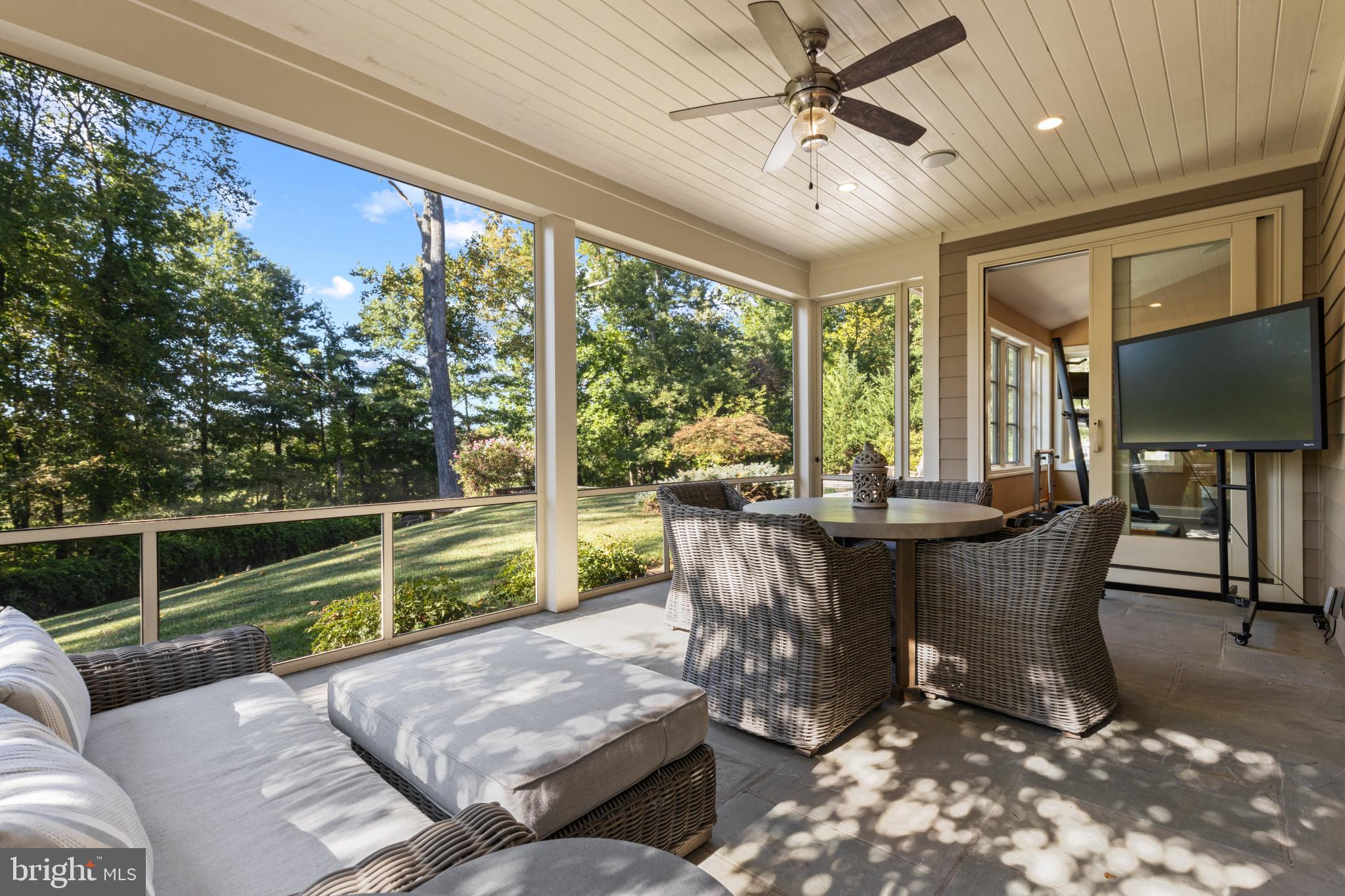 CAVESWOOD - Residential