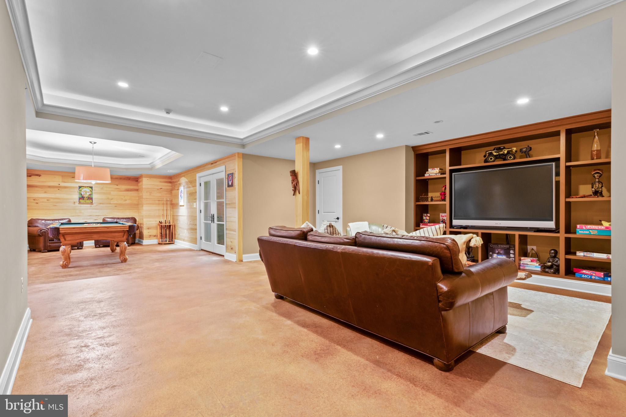 CAVESWOOD - Residential