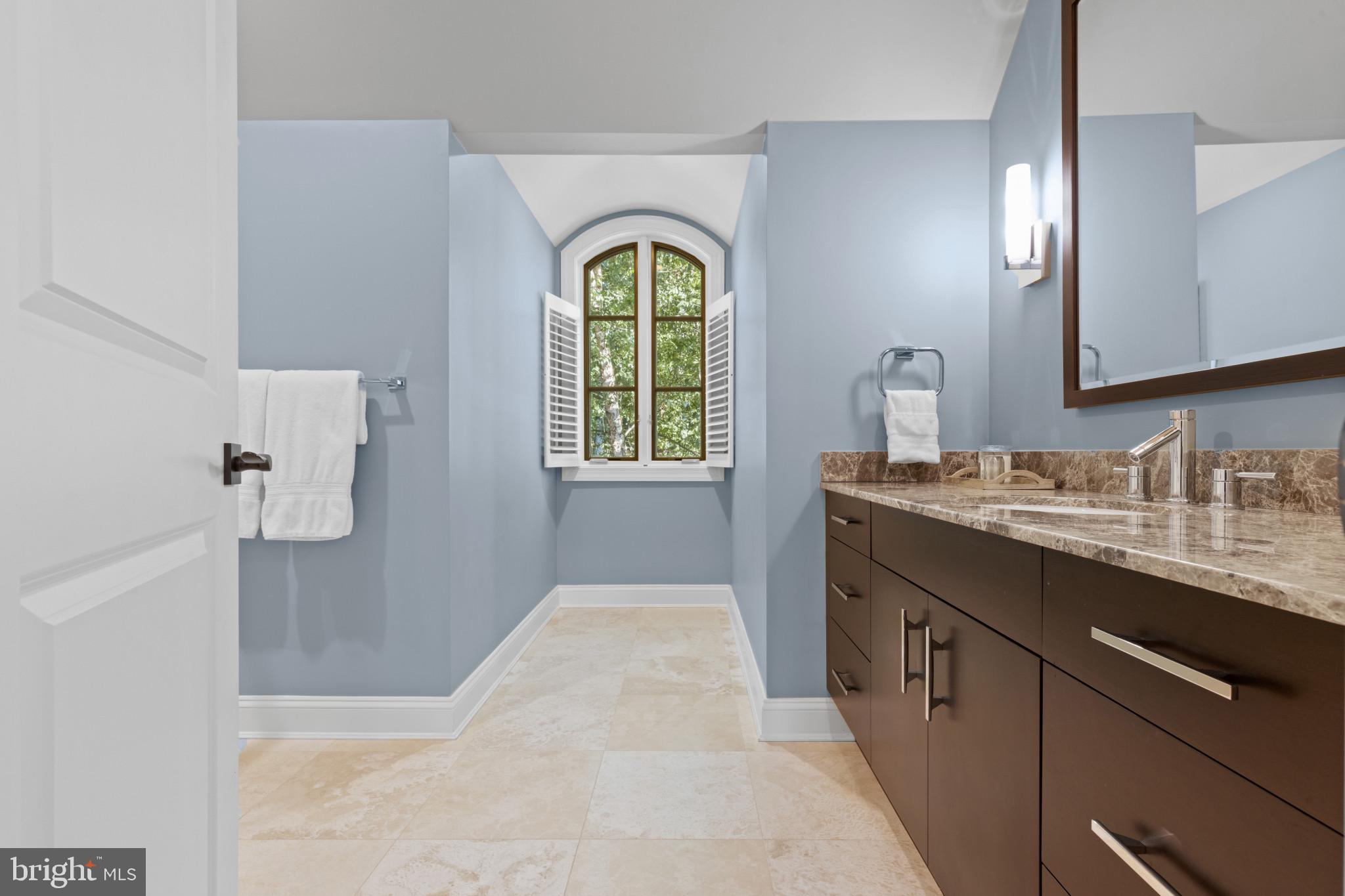 CAVESWOOD - Residential