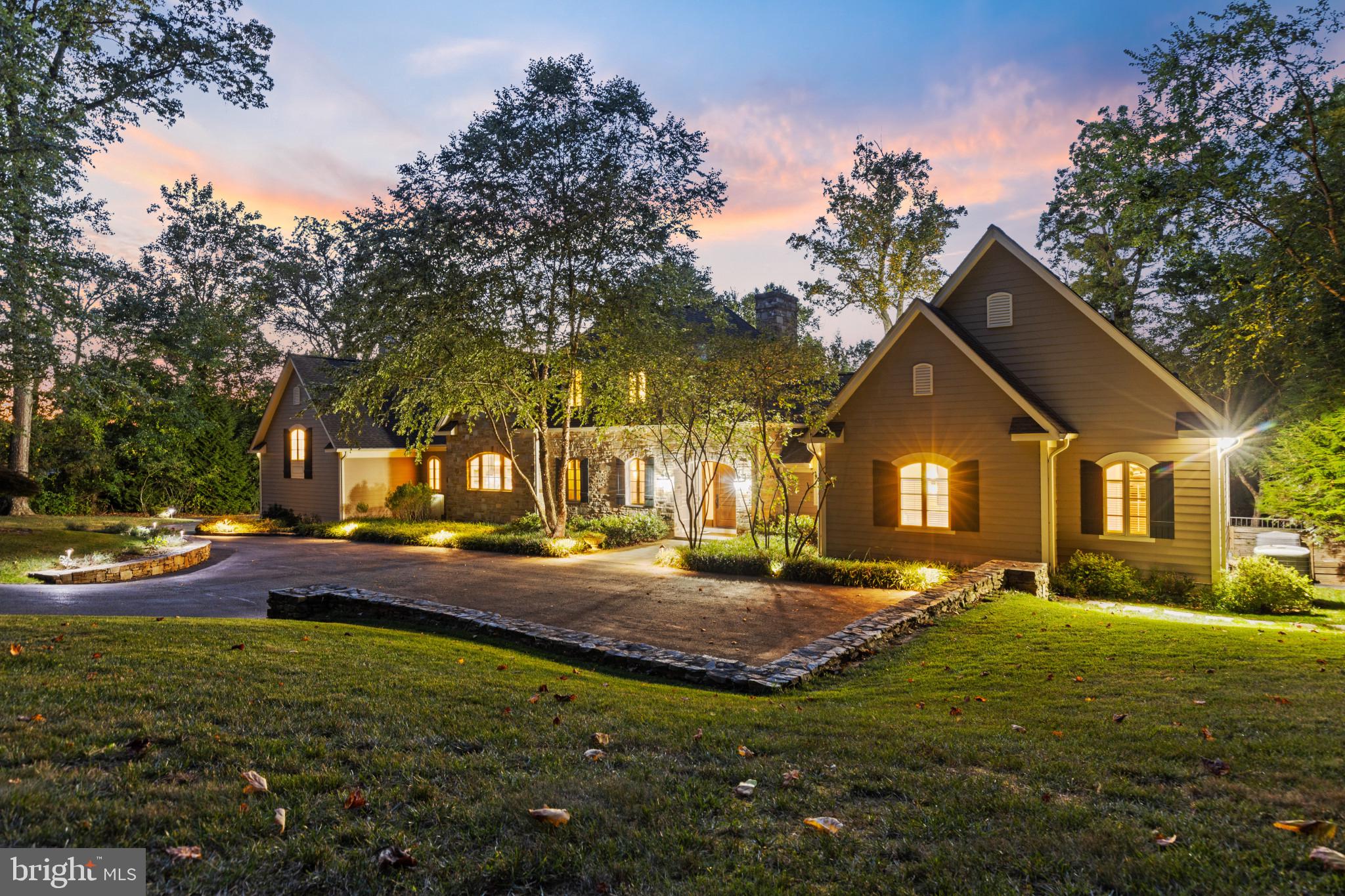 CAVESWOOD - Residential