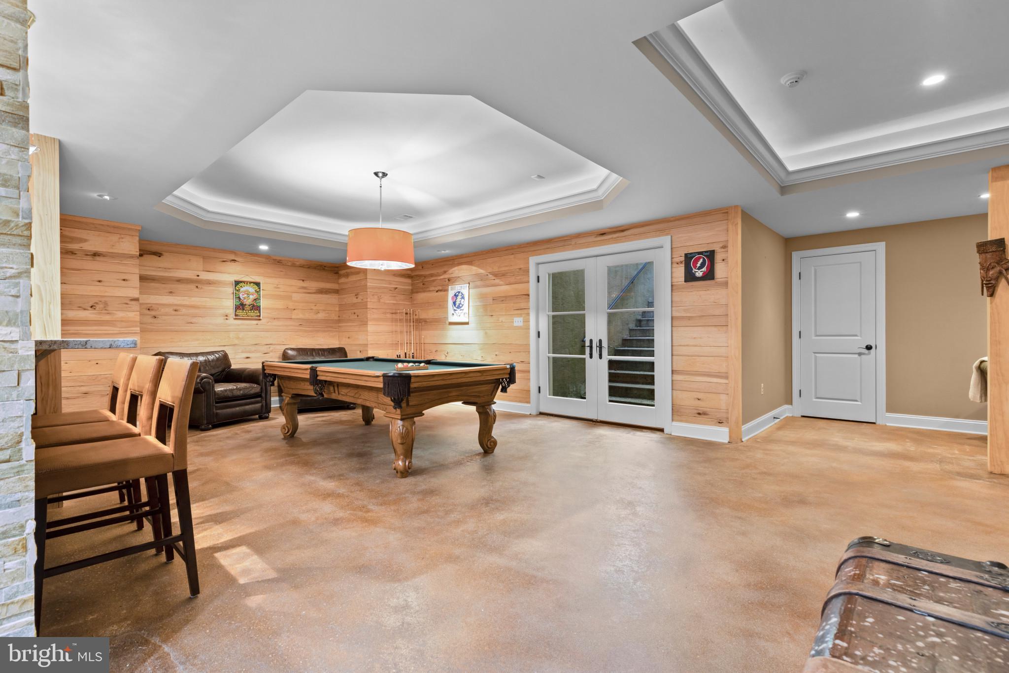 CAVESWOOD - Residential