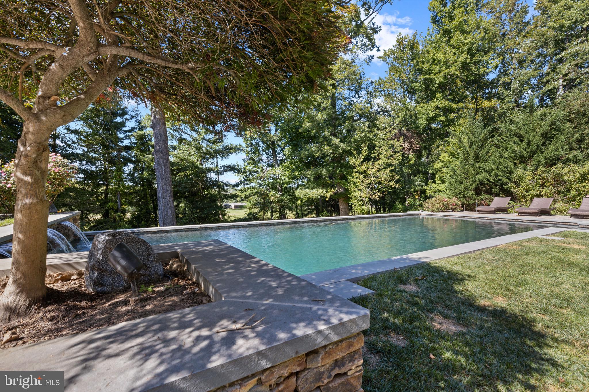 CAVESWOOD - Residential