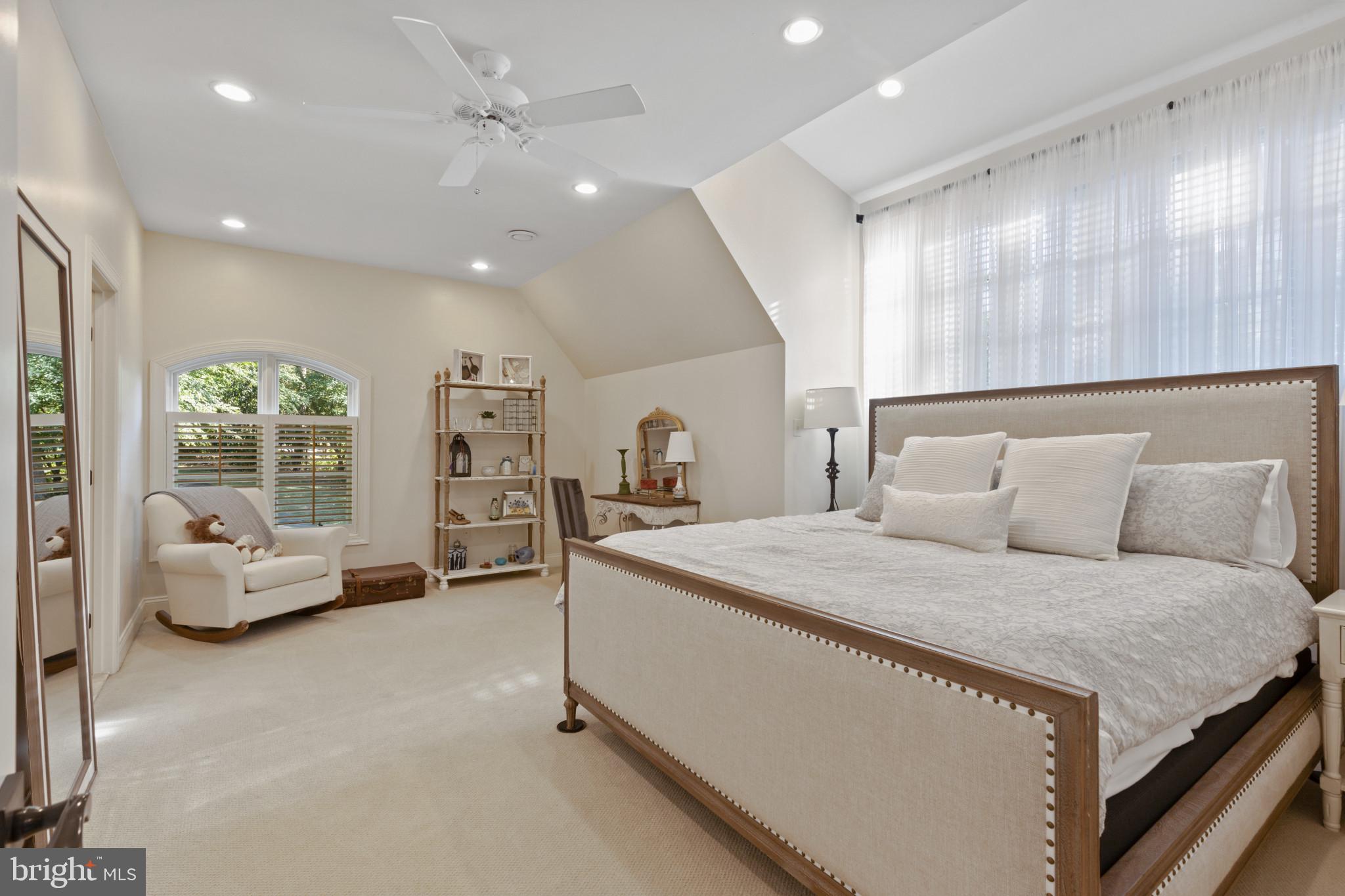 CAVESWOOD - Residential