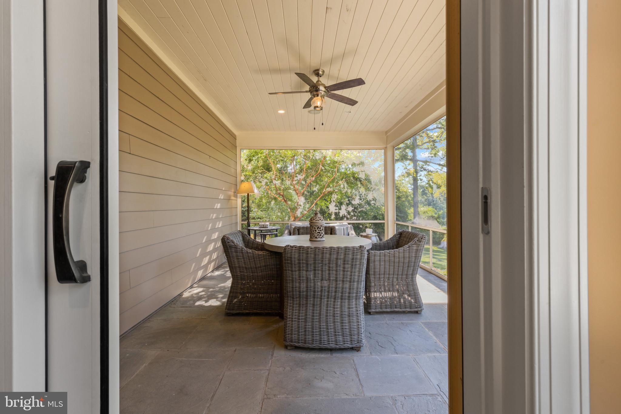 CAVESWOOD - Residential