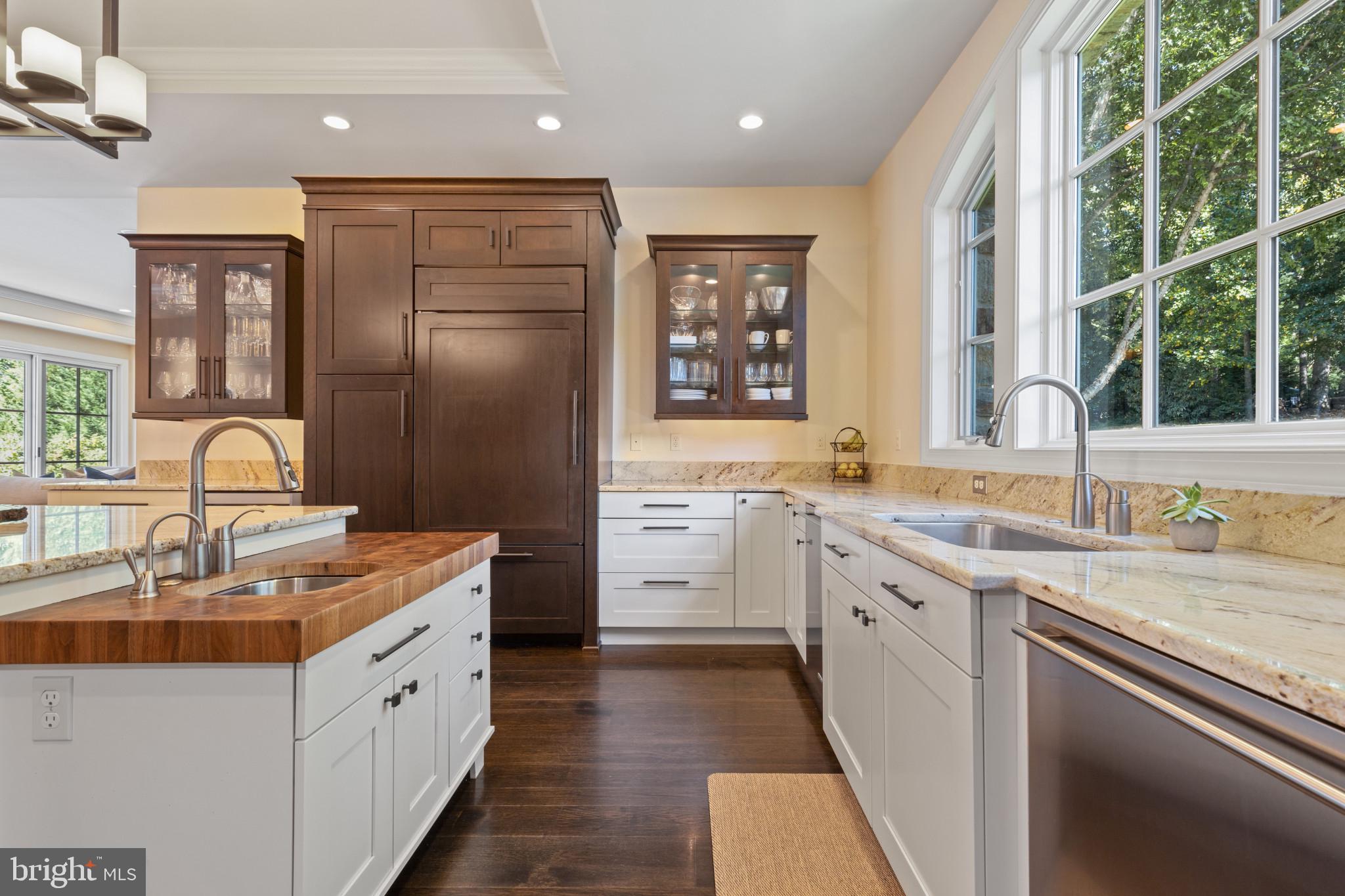 CAVESWOOD - Residential