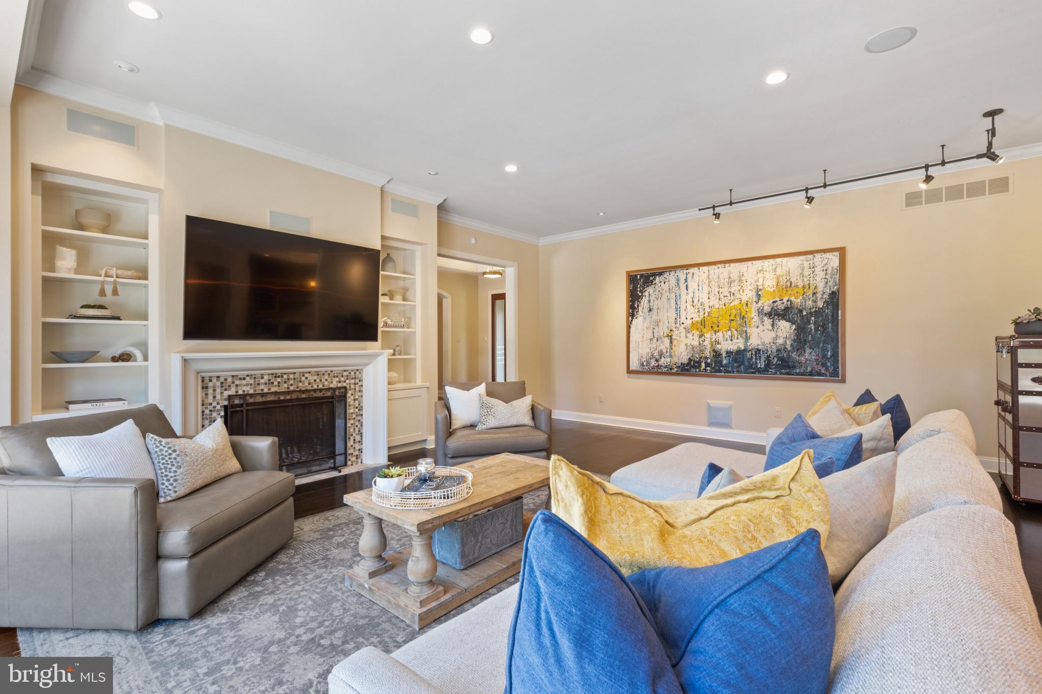 CAVESWOOD - Residential