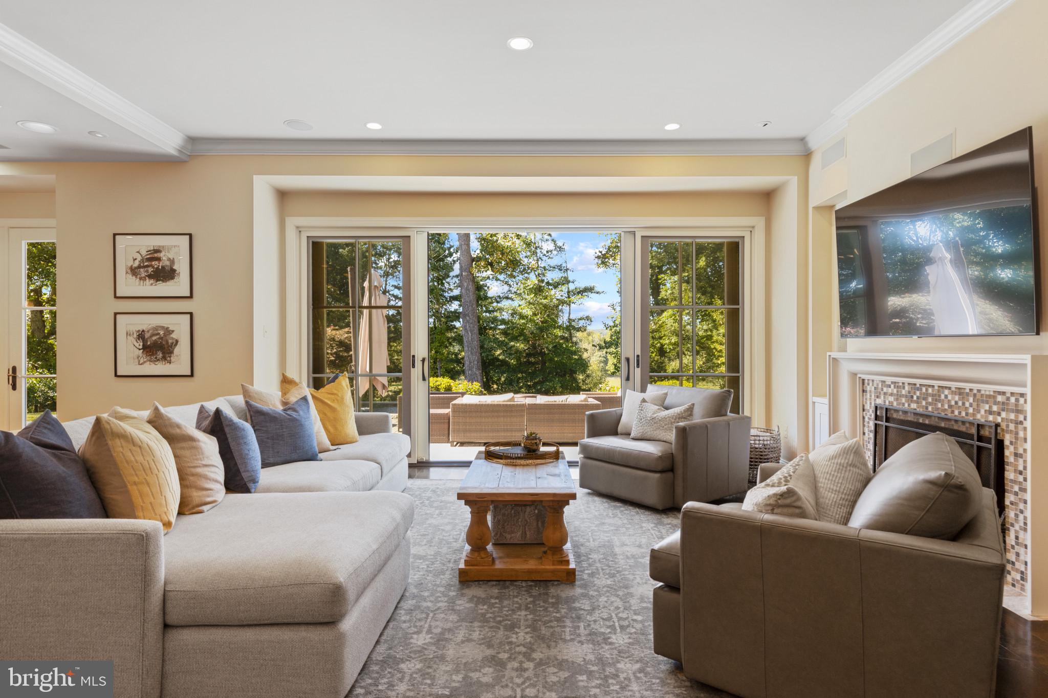 CAVESWOOD - Residential