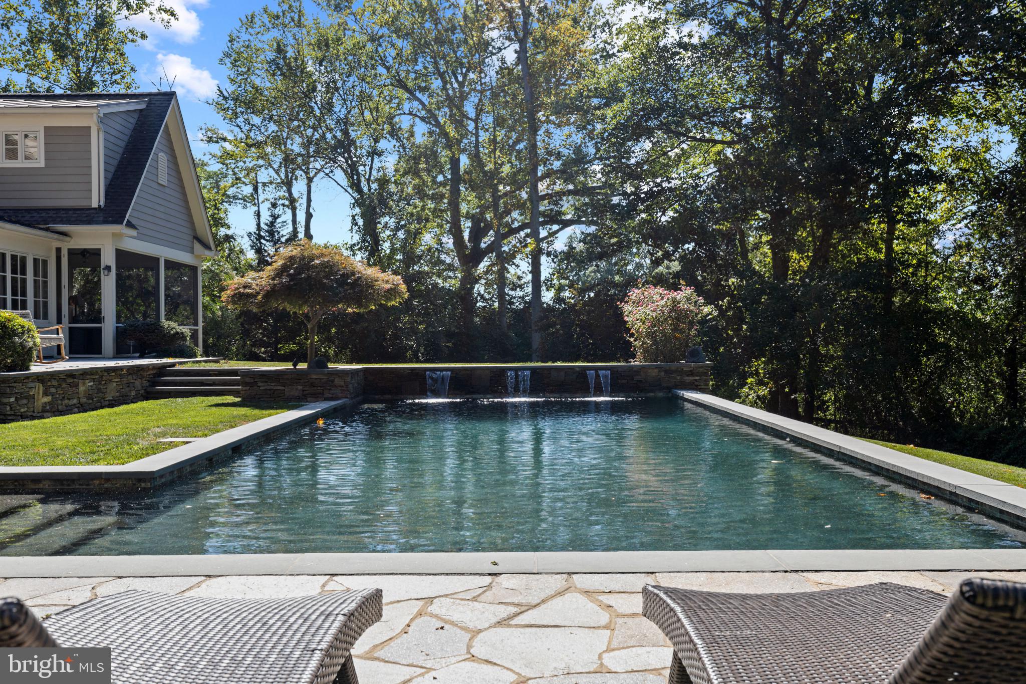 CAVESWOOD - Residential