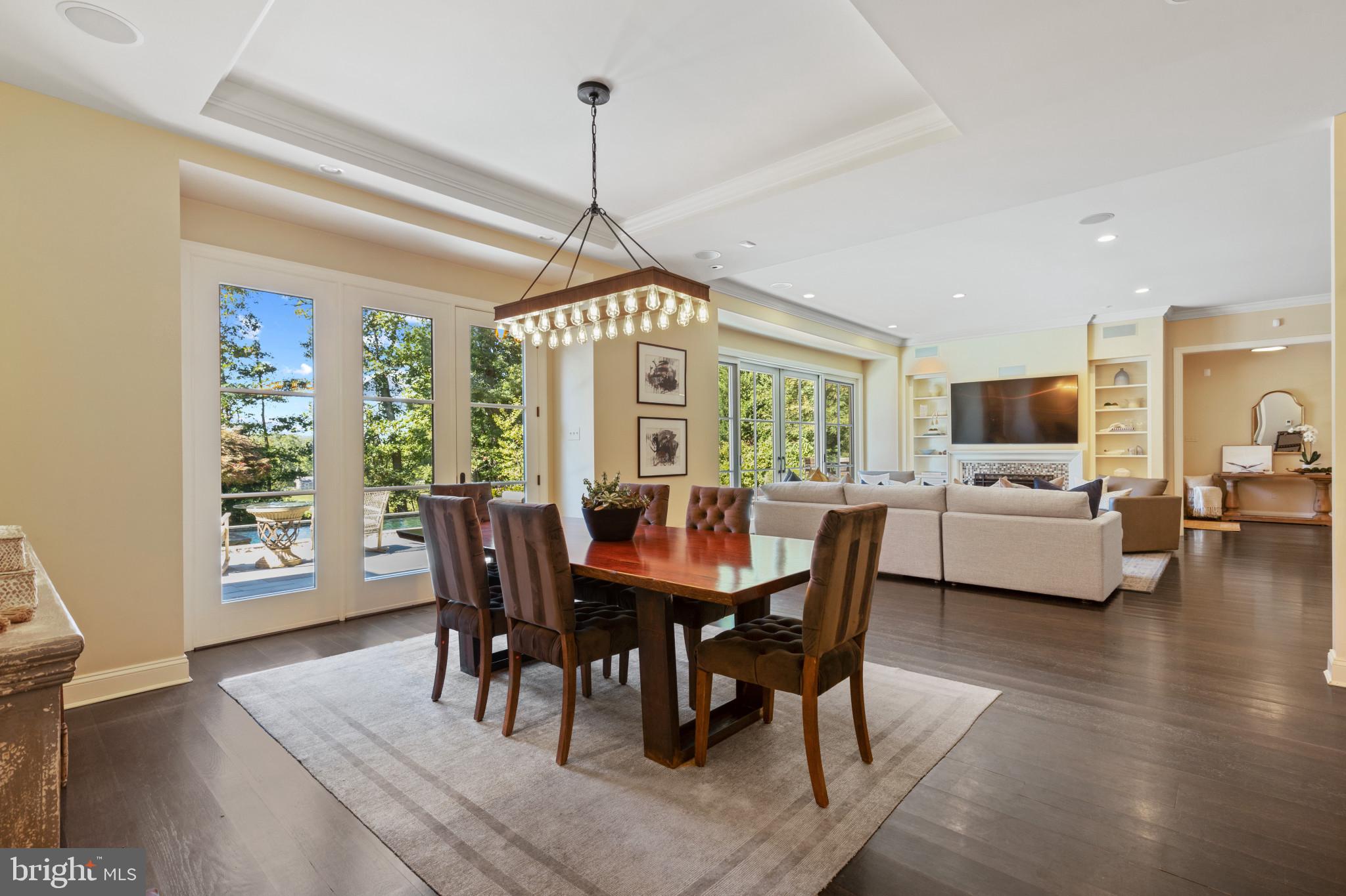 CAVESWOOD - Residential