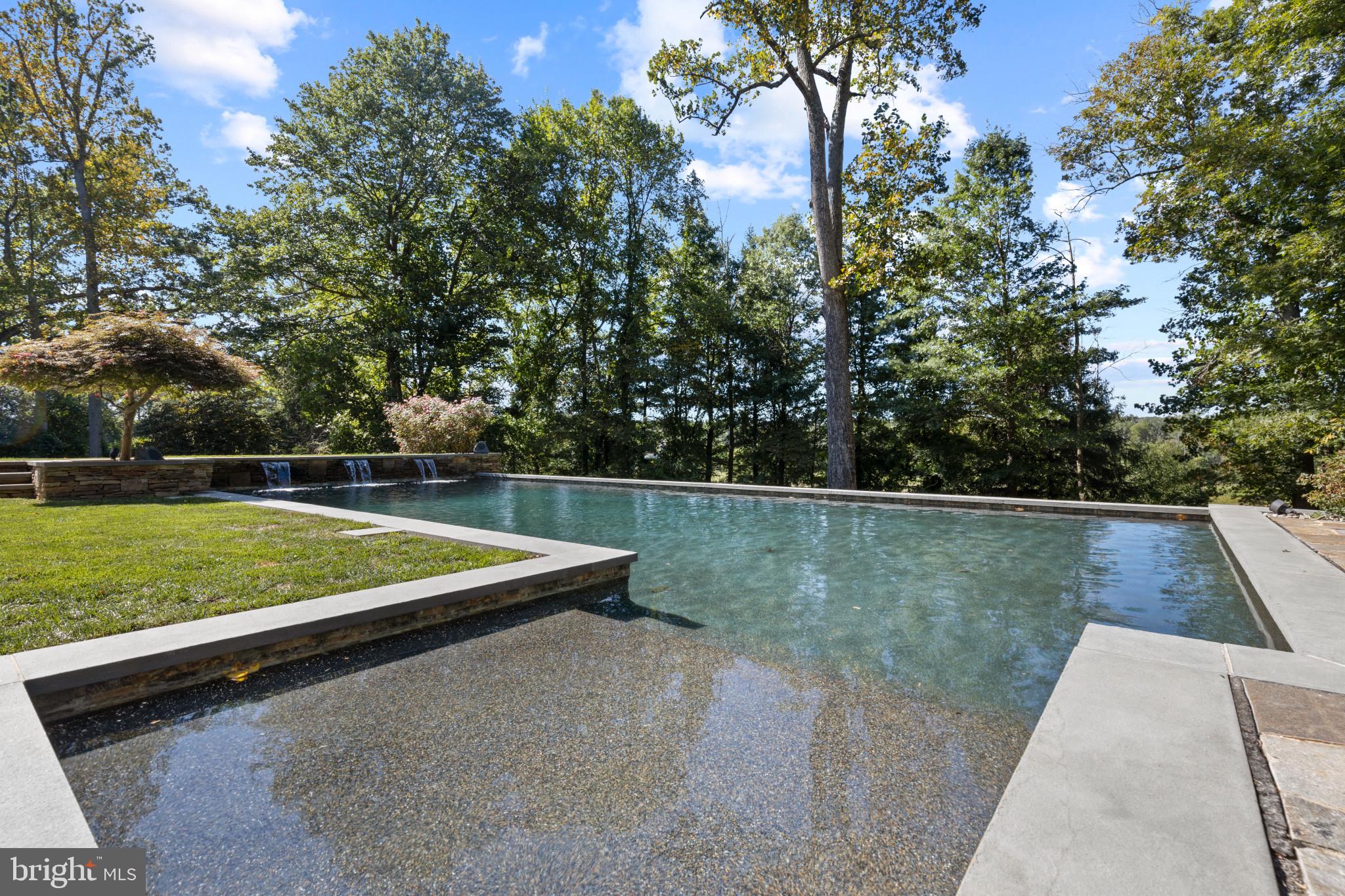 CAVESWOOD - Residential