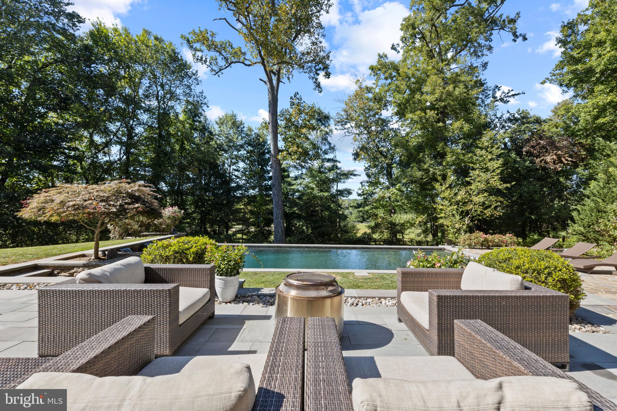 CAVESWOOD - Residential