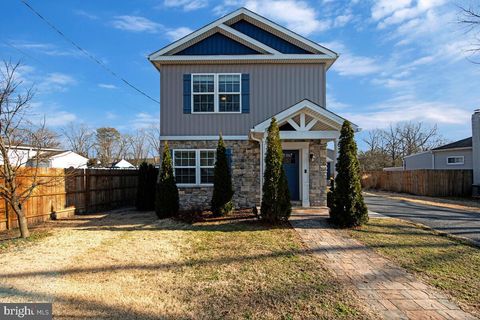 Homes For Sale - 941 8th Street<br/> PASADENA, MD 21122