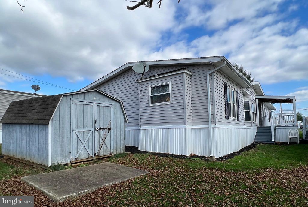 Photo of 192 AMBER CIR, NEW HOLLAND, PA 17557 (MLS # PALA2027936)