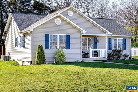 11 FALCON LN WEYERS CAVE VA 24486