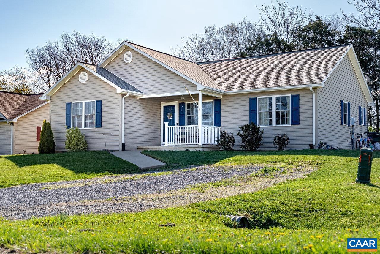 11 FALCON LN