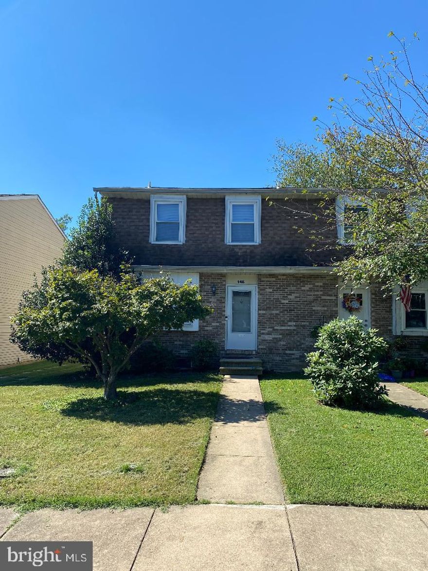 Listed & under contract simultaneously.