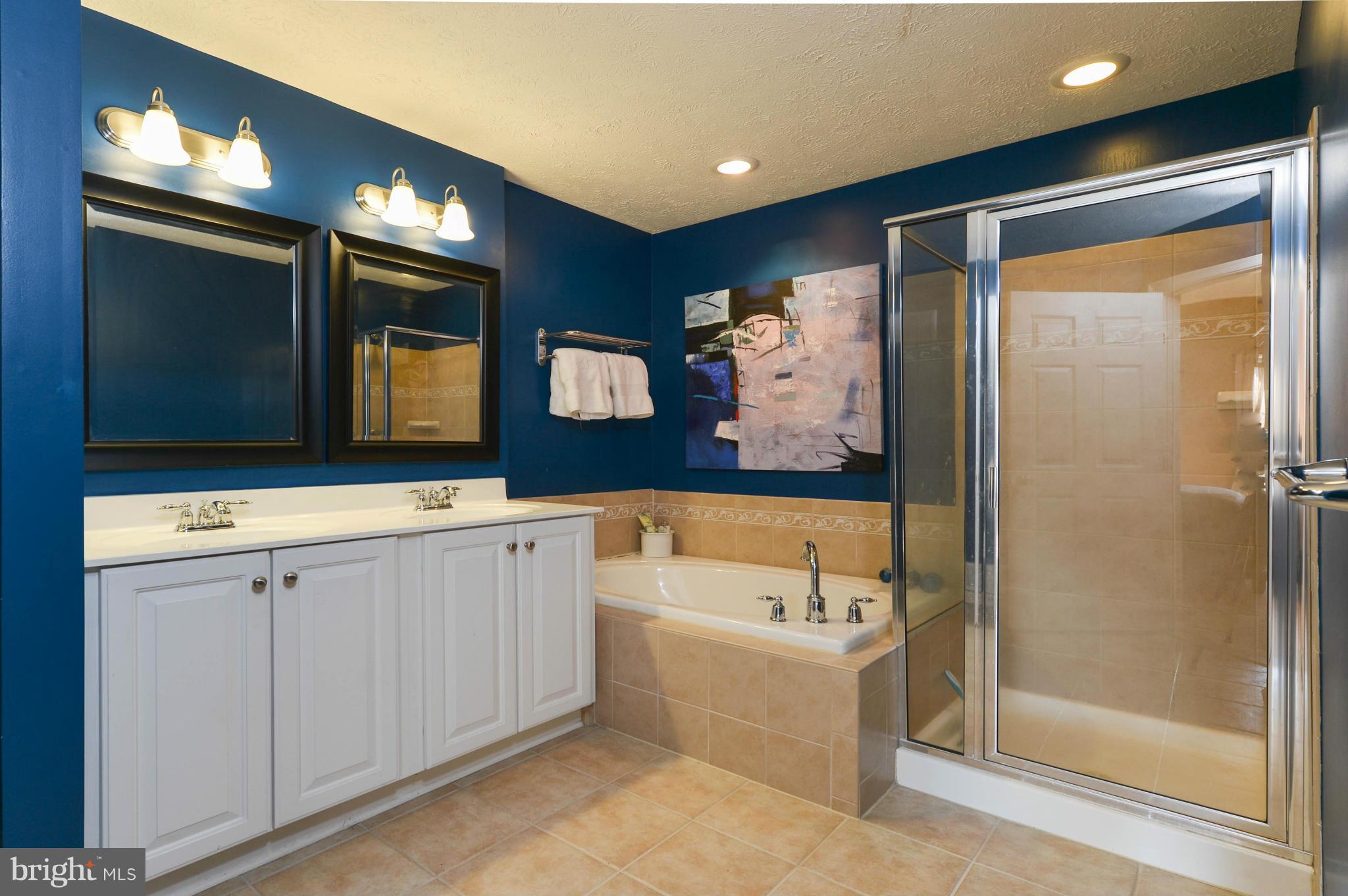 THE COURTS OF MALLORY - Residential