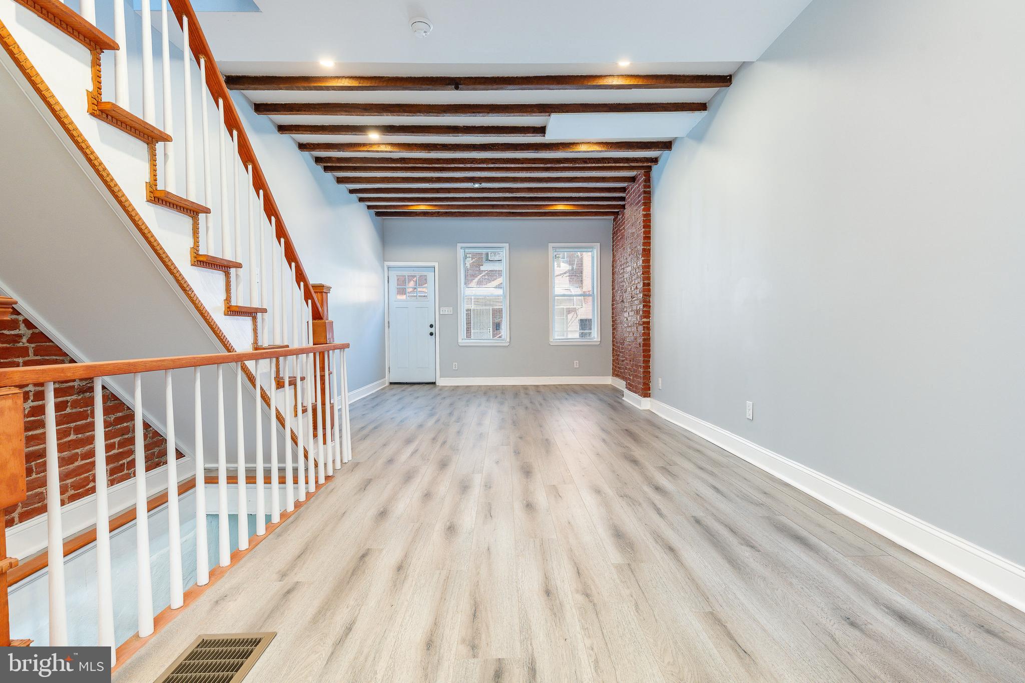 2058 E STELLA STREET