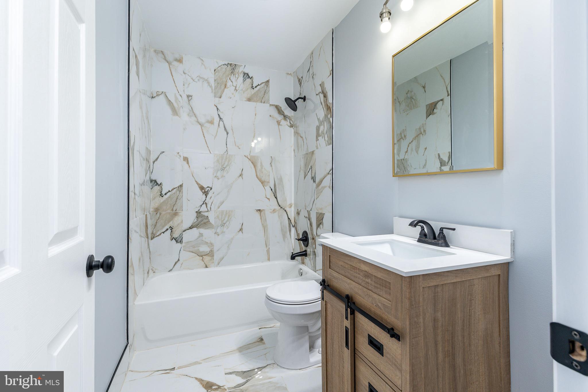 PORT RICHMOND - Residential